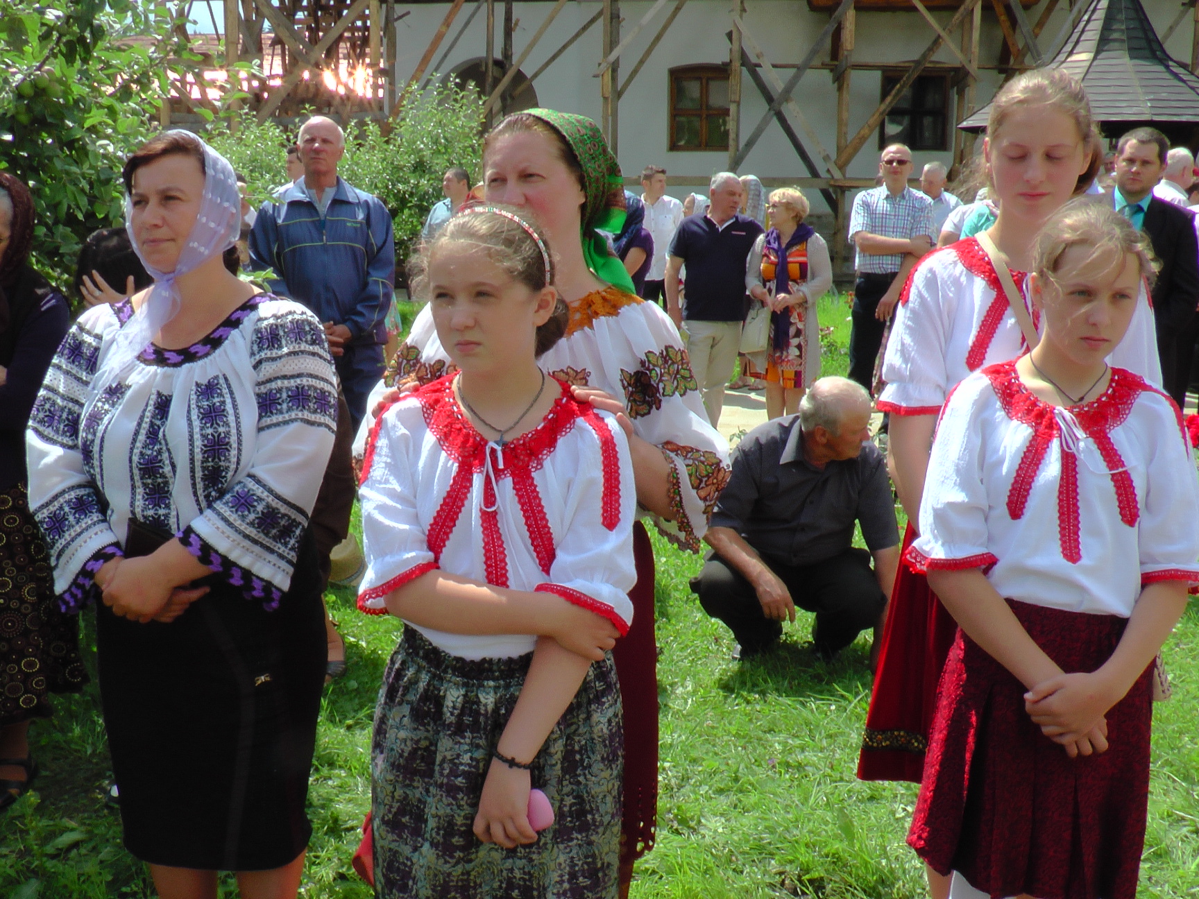 Hram la Putna: „Să luptăm fiecare prin rugăciunea noastră şi să nu ne războim niciodată între noi“