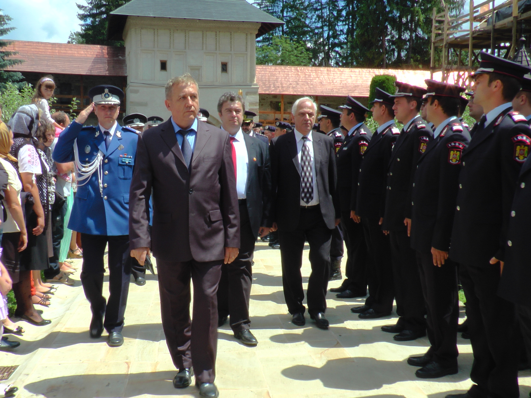 Hram la Putna: „Să luptăm fiecare prin rugăciunea noastră şi să nu ne războim niciodată între noi“