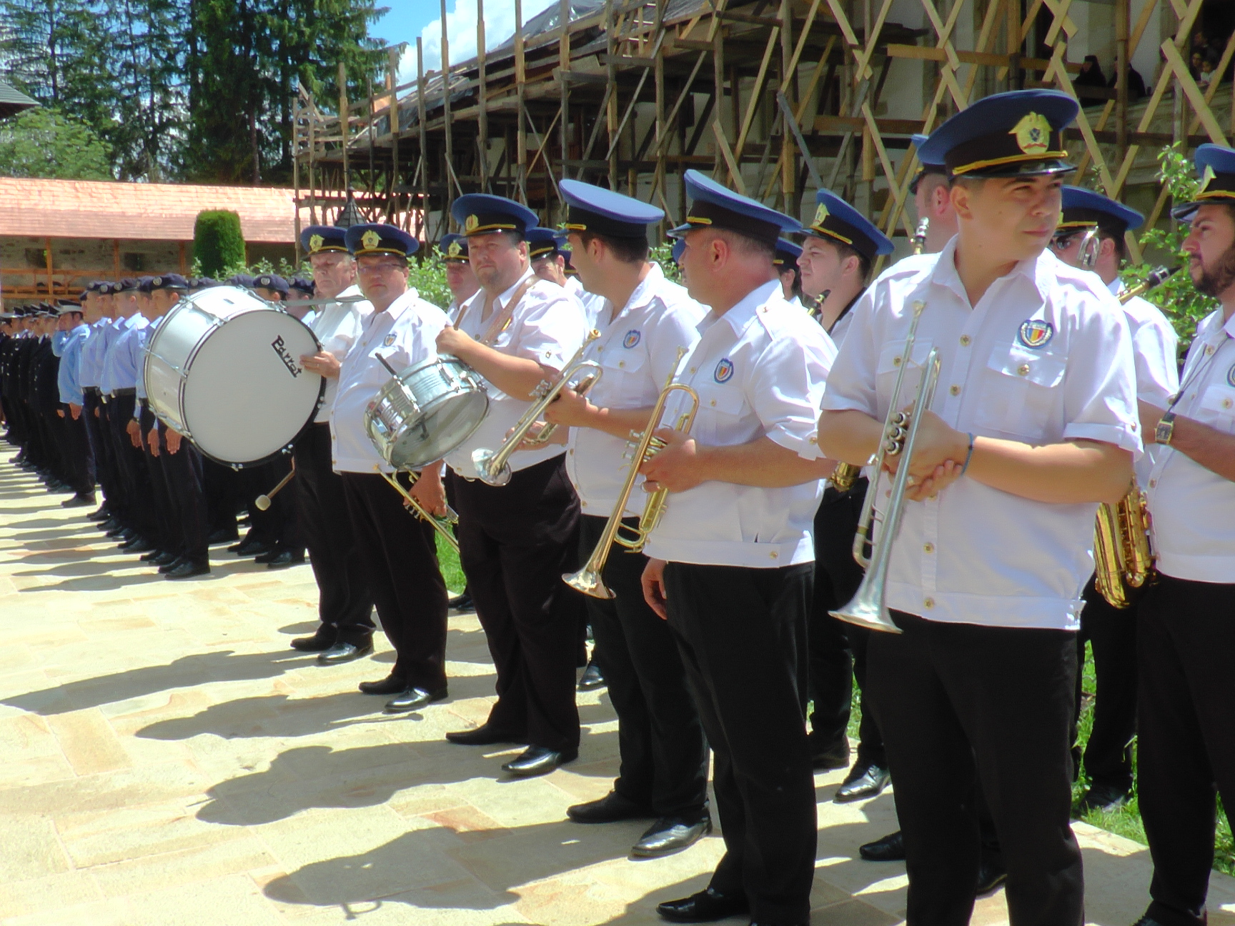 Hram la Putna: „Să luptăm fiecare prin rugăciunea noastră şi să nu ne războim niciodată între noi“