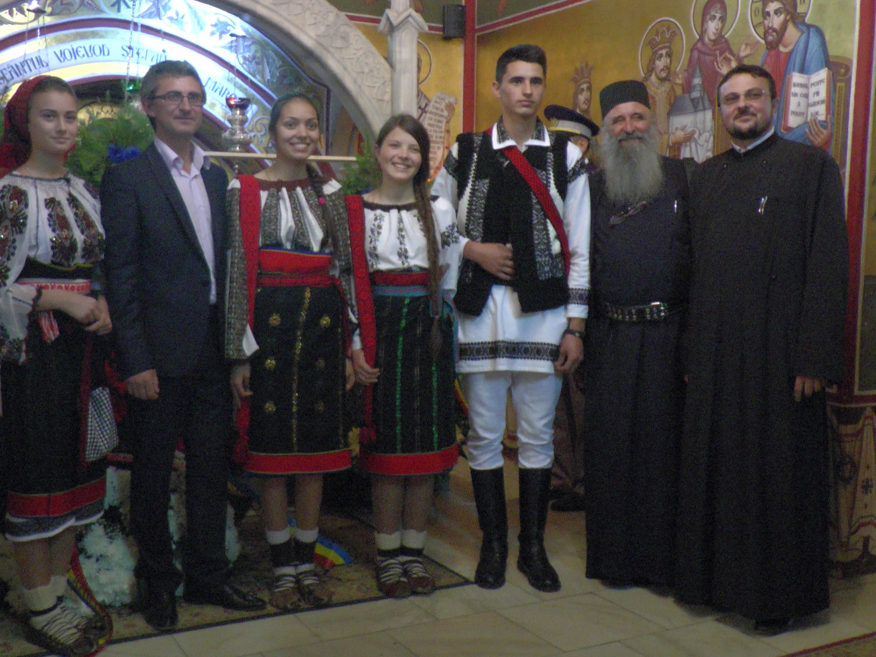 Hram la Putna: „Să luptăm fiecare prin rugăciunea noastră şi să nu ne războim niciodată între noi“