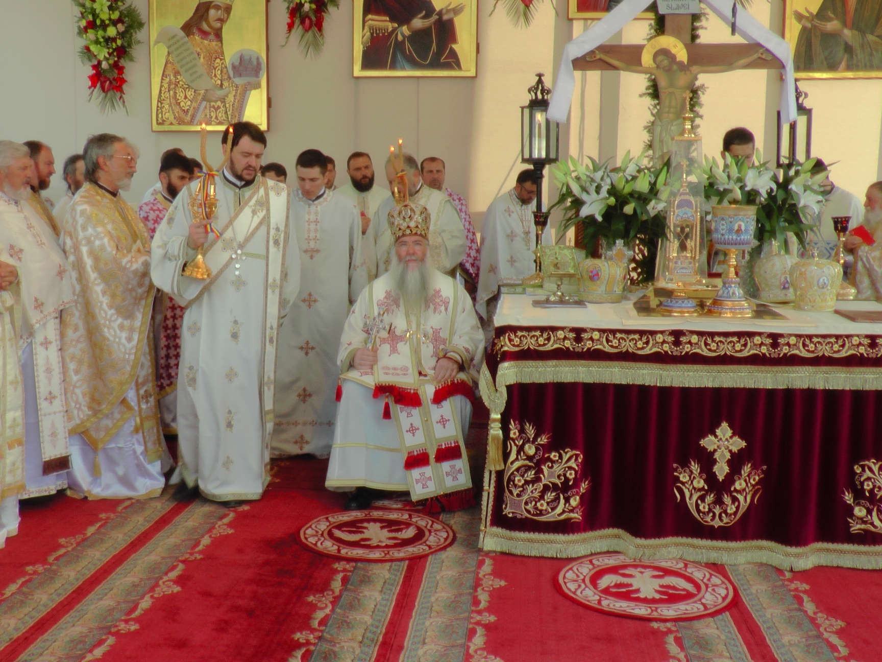 Hram la Putna: „Să luptăm fiecare prin rugăciunea noastră şi să nu ne războim niciodată între noi“