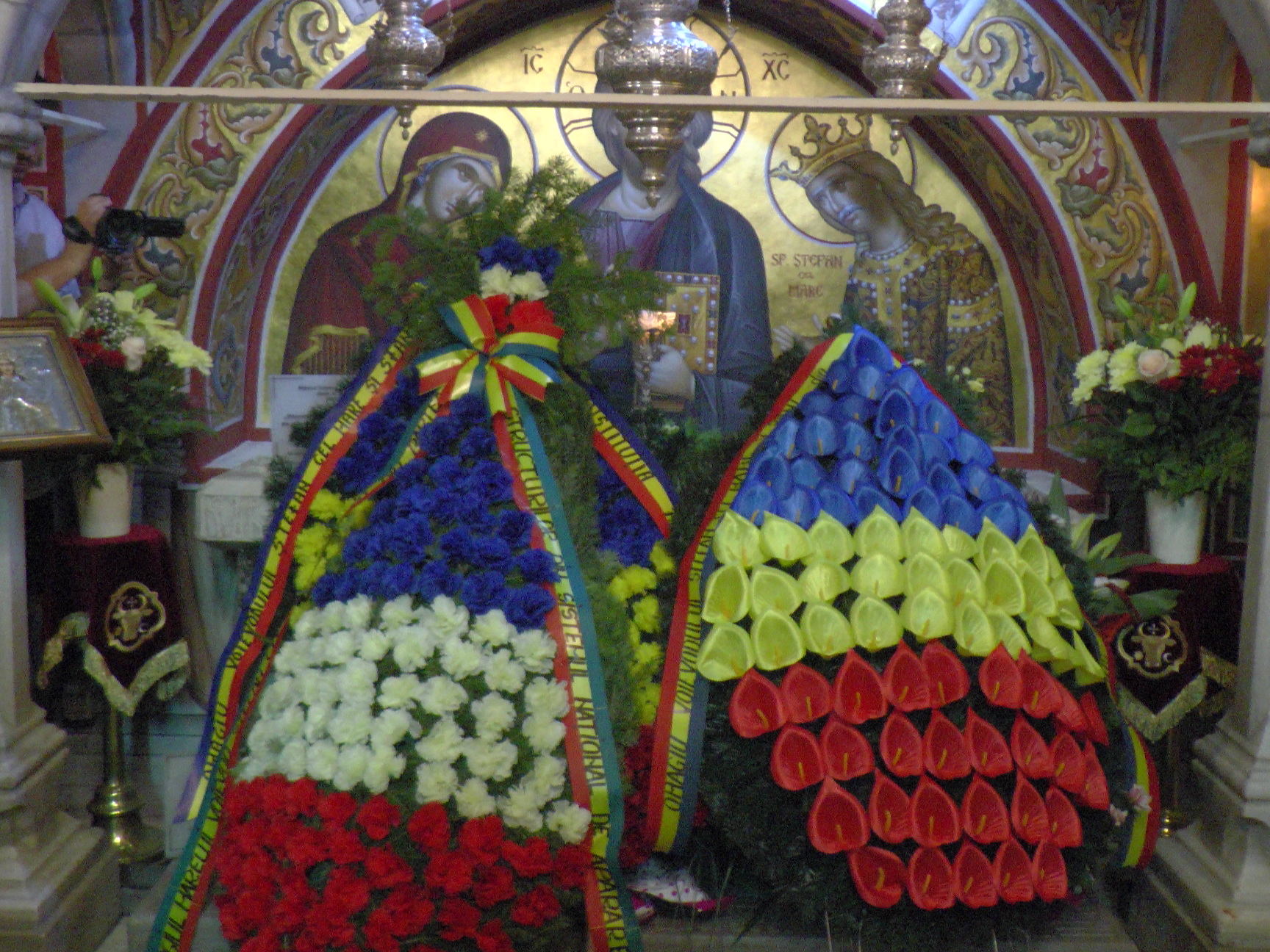 Hram la Putna: „Să luptăm fiecare prin rugăciunea noastră şi să nu ne războim niciodată între noi“