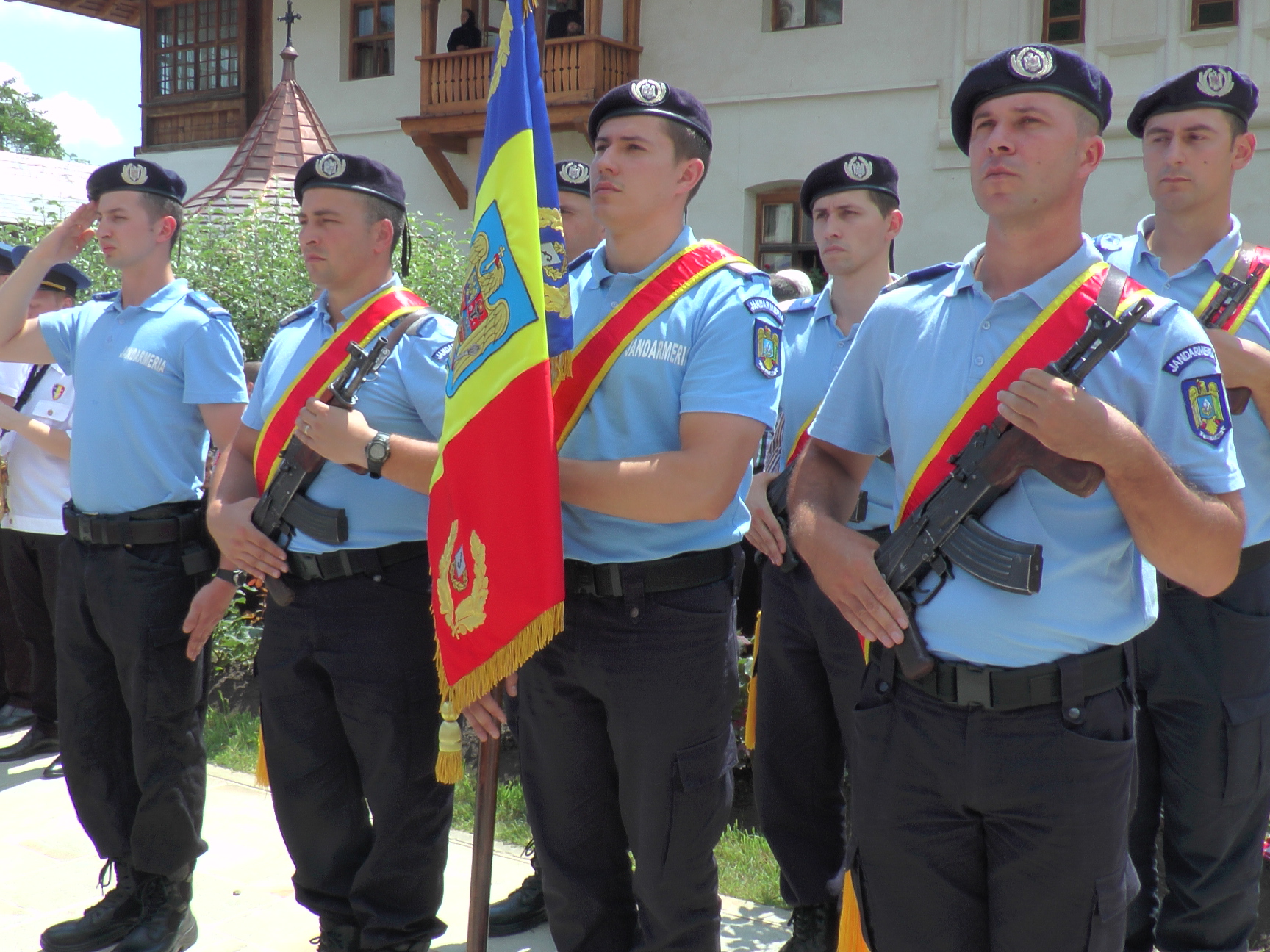 Hram la Putna: „Să luptăm fiecare prin rugăciunea noastră şi să nu ne războim niciodată între noi“