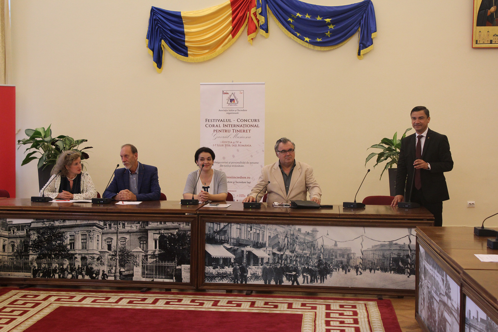 Dezbatere despre implicarea tinerilor în muzica corală