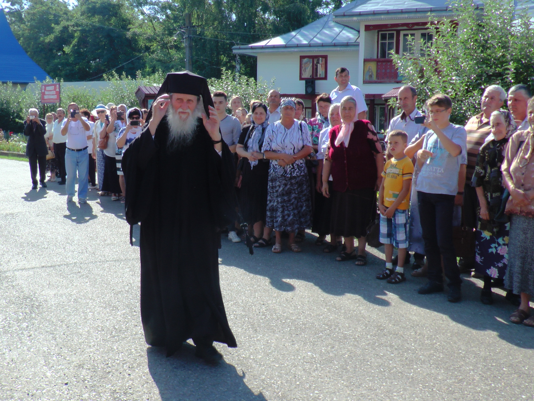 Liturghie arhierească la Mănăstirea Bogdăneşti