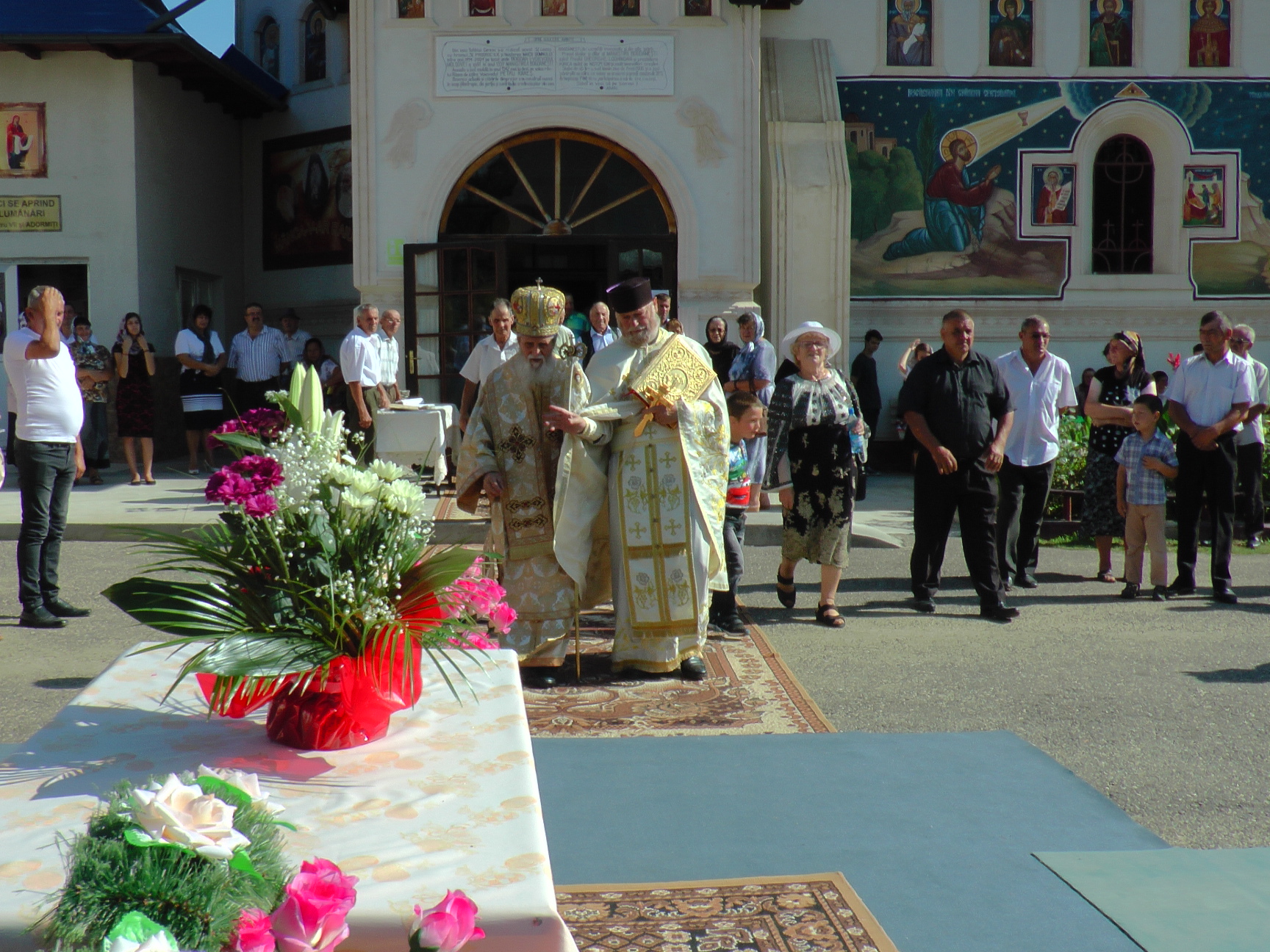 Liturghie arhierească la Mănăstirea Bogdăneşti