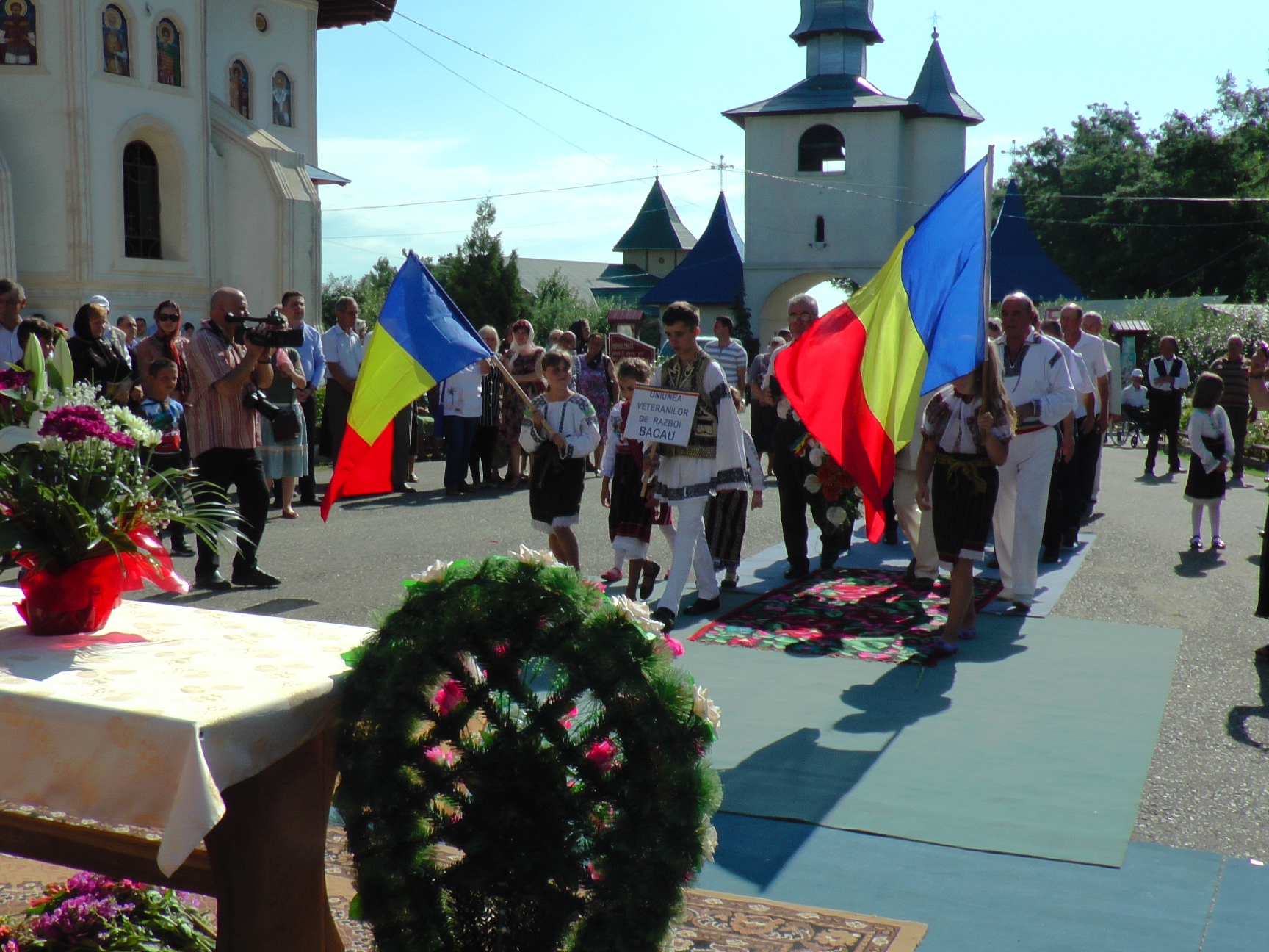 Liturghie arhierească la Mănăstirea Bogdăneşti