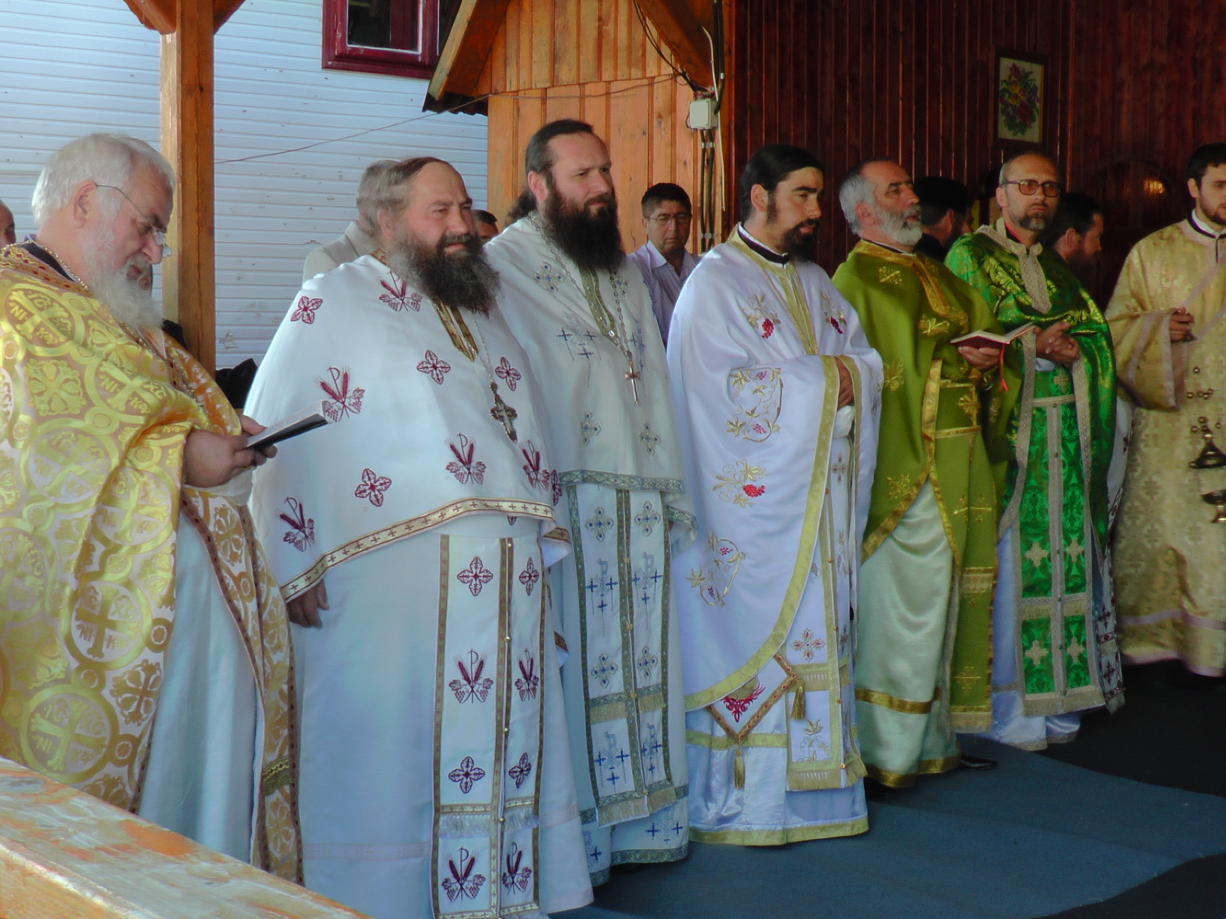 Liturghie arhierească la Mănăstirea Bogdăneşti