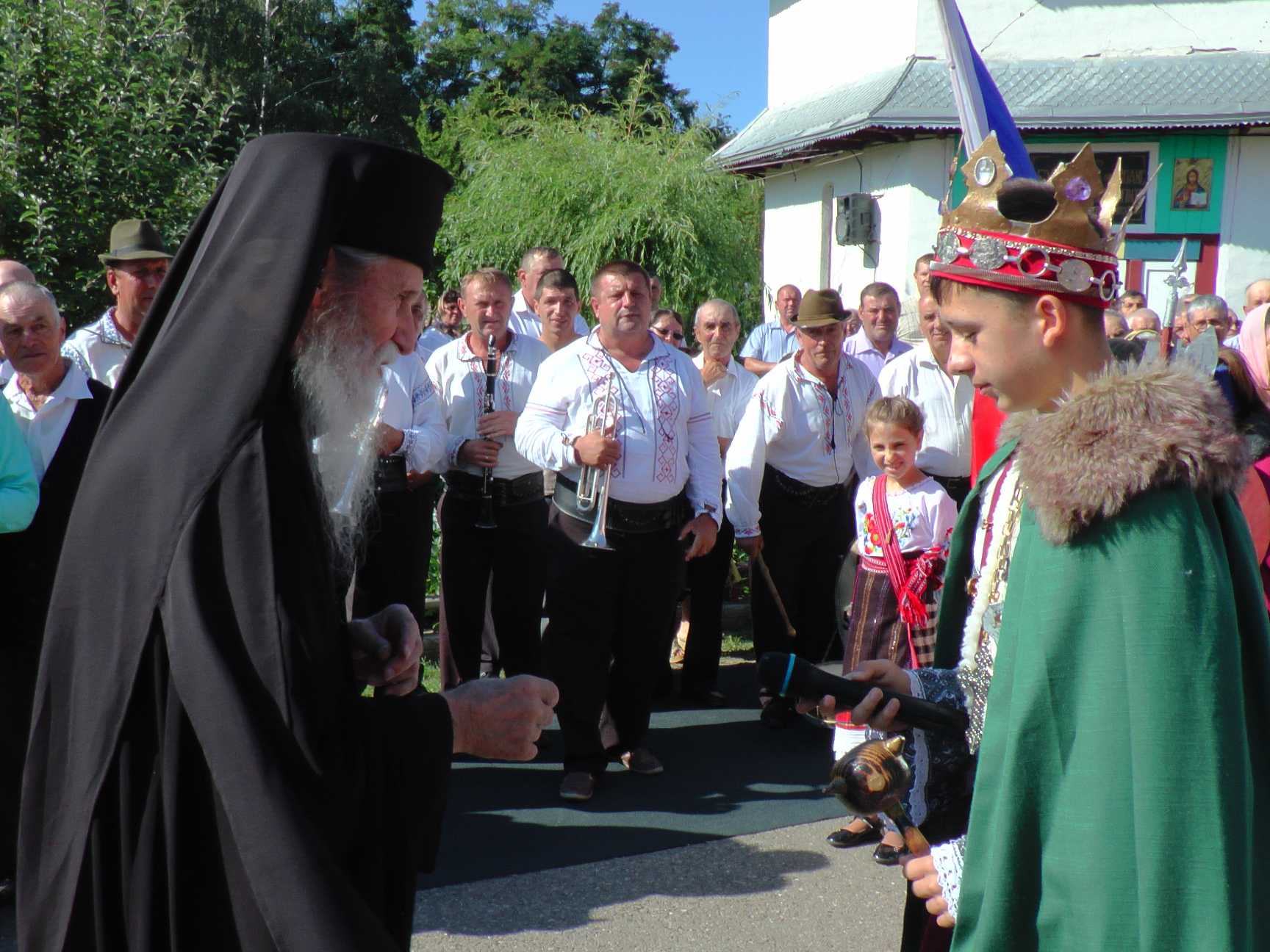 Liturghie arhierească la Mănăstirea Bogdăneşti
