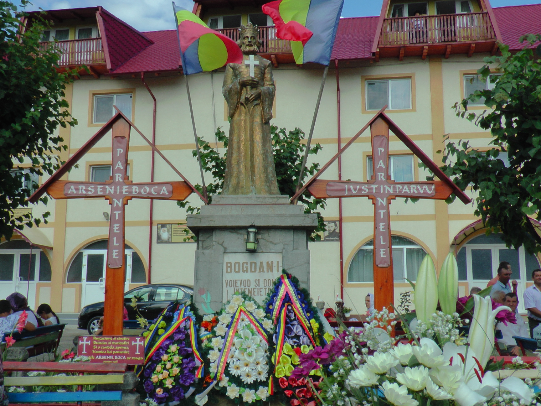 Liturghie arhierească la Mănăstirea Bogdăneşti