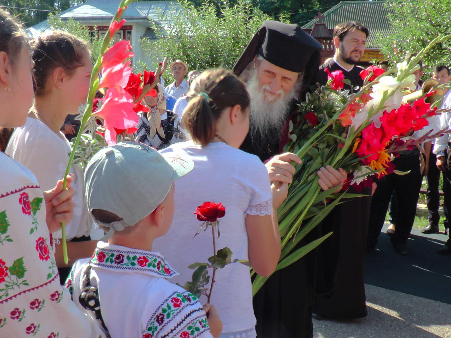 Liturghie arhierească la Mănăstirea Bogdăneşti