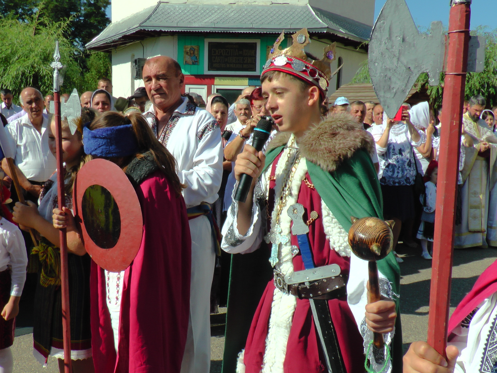 Liturghie arhierească la Mănăstirea Bogdăneşti