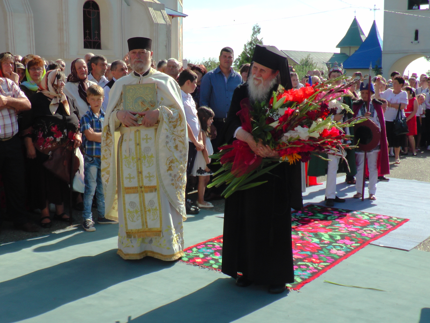 Liturghie arhierească la Mănăstirea Bogdăneşti