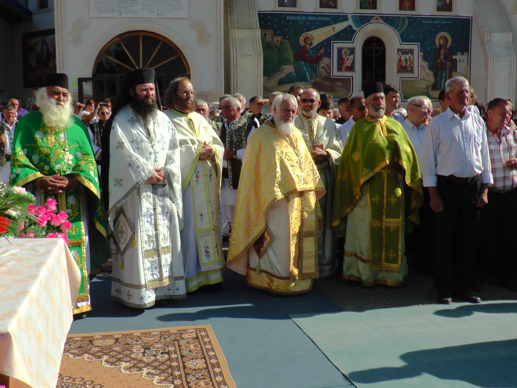 Liturghie arhierească la Mănăstirea Bogdăneşti
