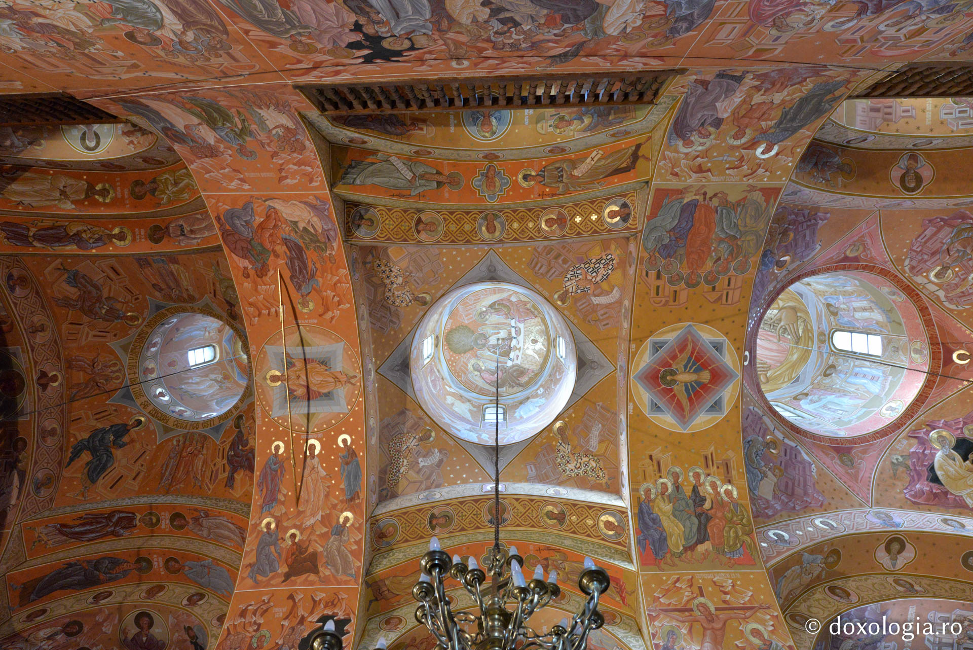 Pictura din biserica Mănăstirii Horaița ‒ o invitație în Cer