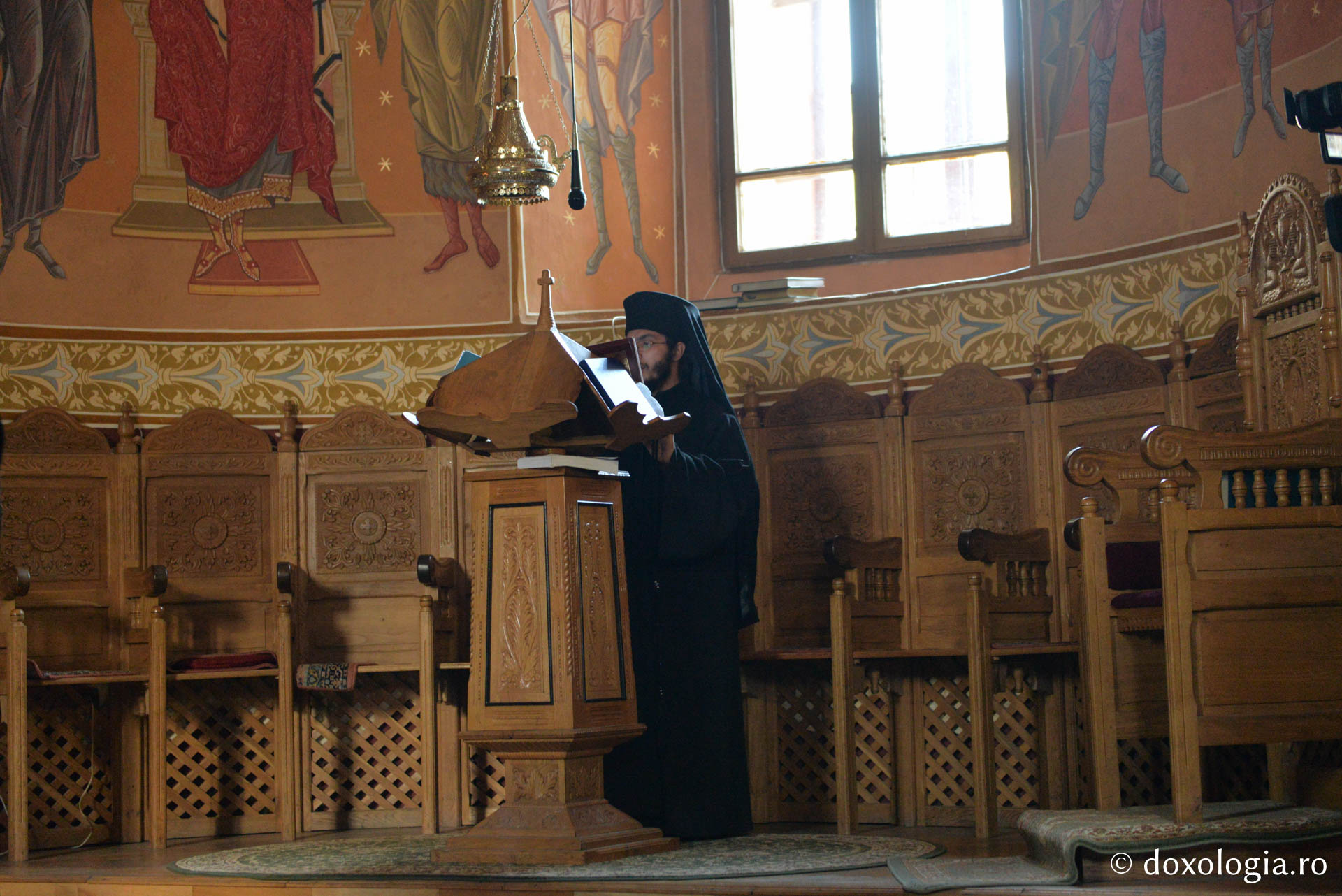 Călugării de la Mănăstirea Horaița și înțelepciunea discreției / Foto: Oana Nechifor Călugării de la Mănăstirea Horaița și înțelepciunea discreției