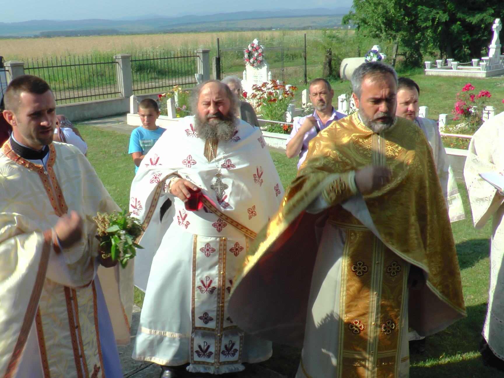 Slujire arhierească în Parohia „Sfânta Treime“ – Dumbrava