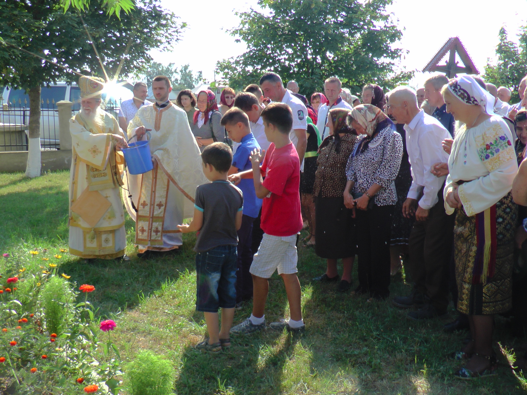 Slujire arhierească în Parohia „Sfânta Treime“ – Dumbrava