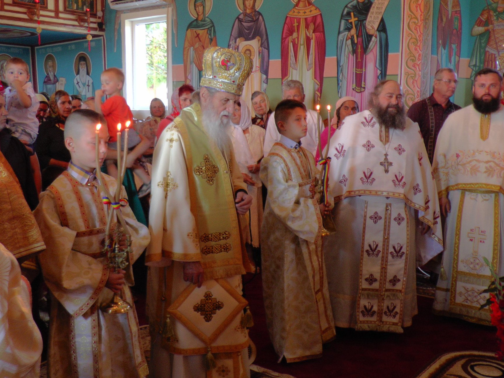 Slujire arhierească în Parohia „Sfânta Treime“ – Dumbrava