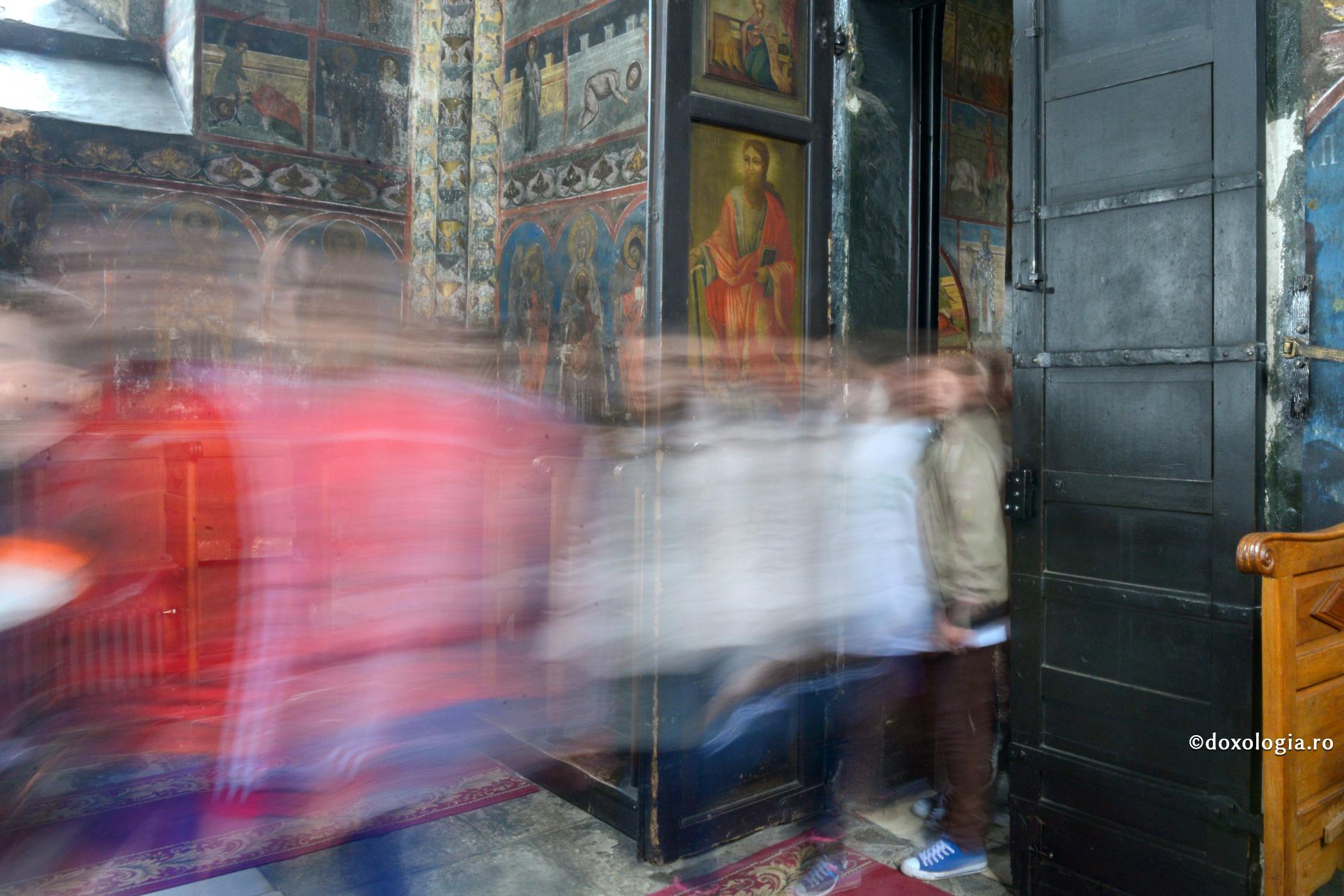 Să mergem şi noi şi să murim la biserică