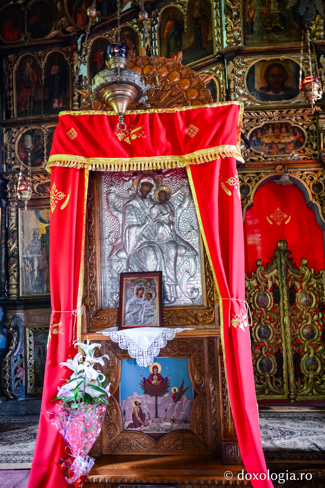 Arhitectura bisericii de lemn a Mănăstirii Tarcău