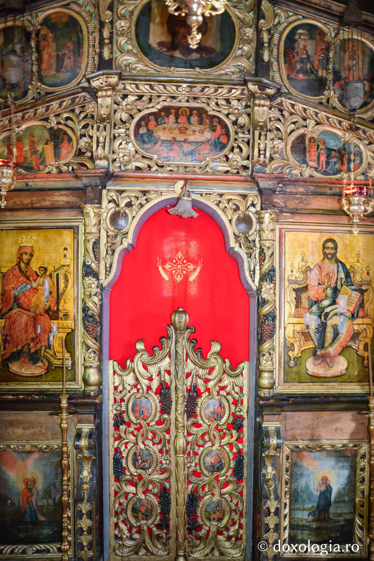 Arhitectura bisericii de lemn a Mănăstirii Tarcău