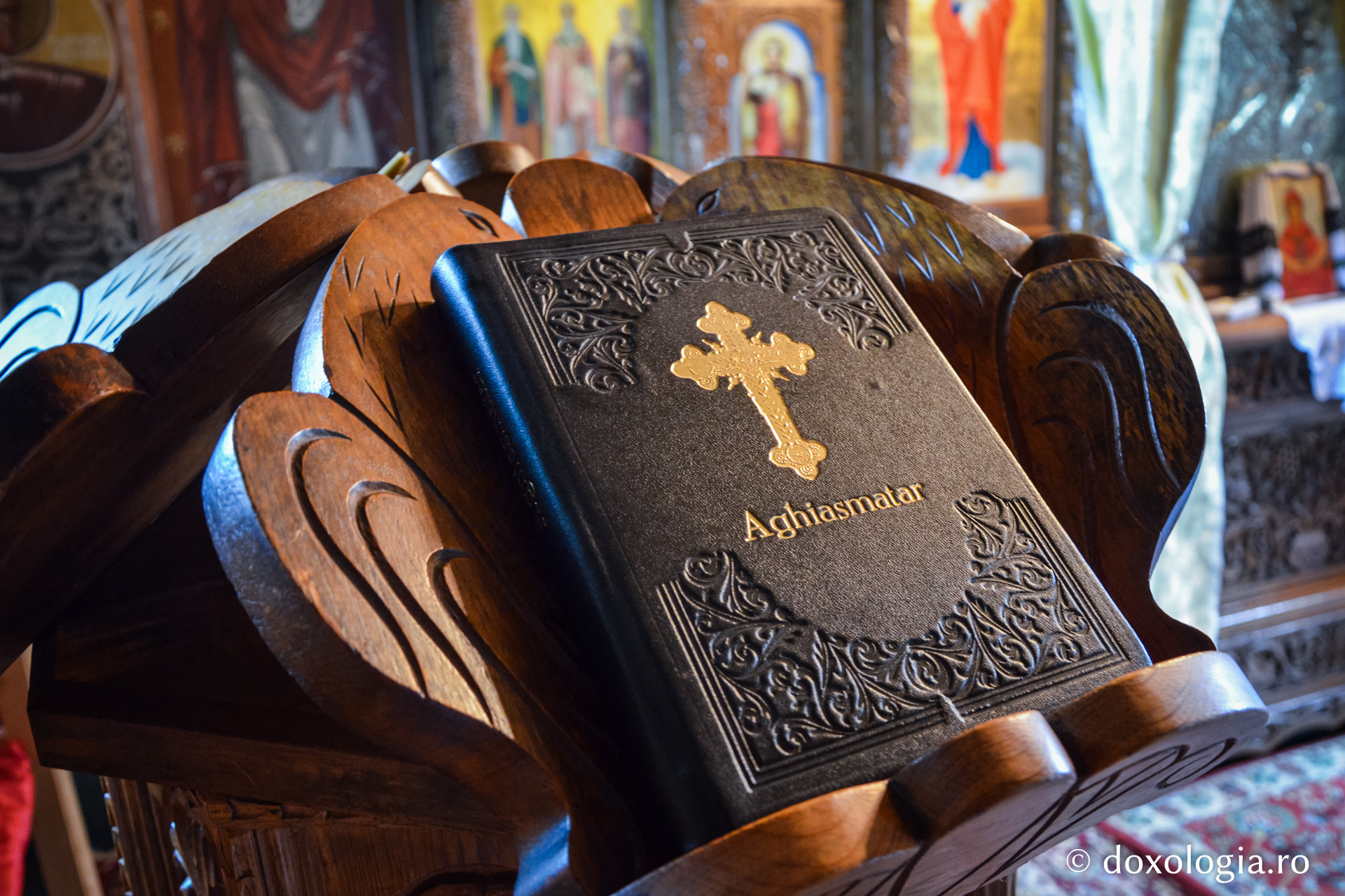 Arhitectura bisericii de lemn a Mănăstirii Tarcău