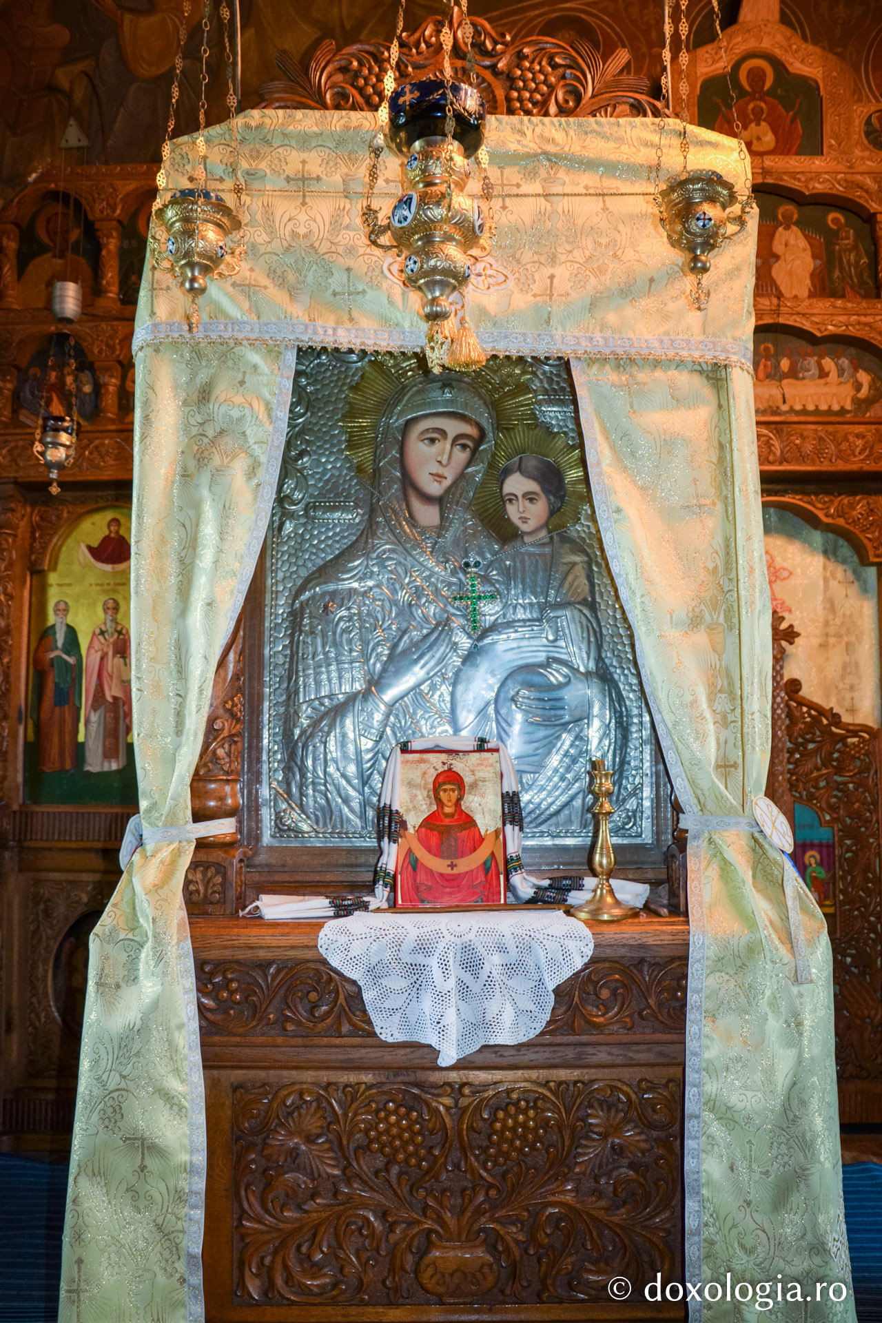 Arhitectura bisericii de lemn a Mănăstirii Tarcău