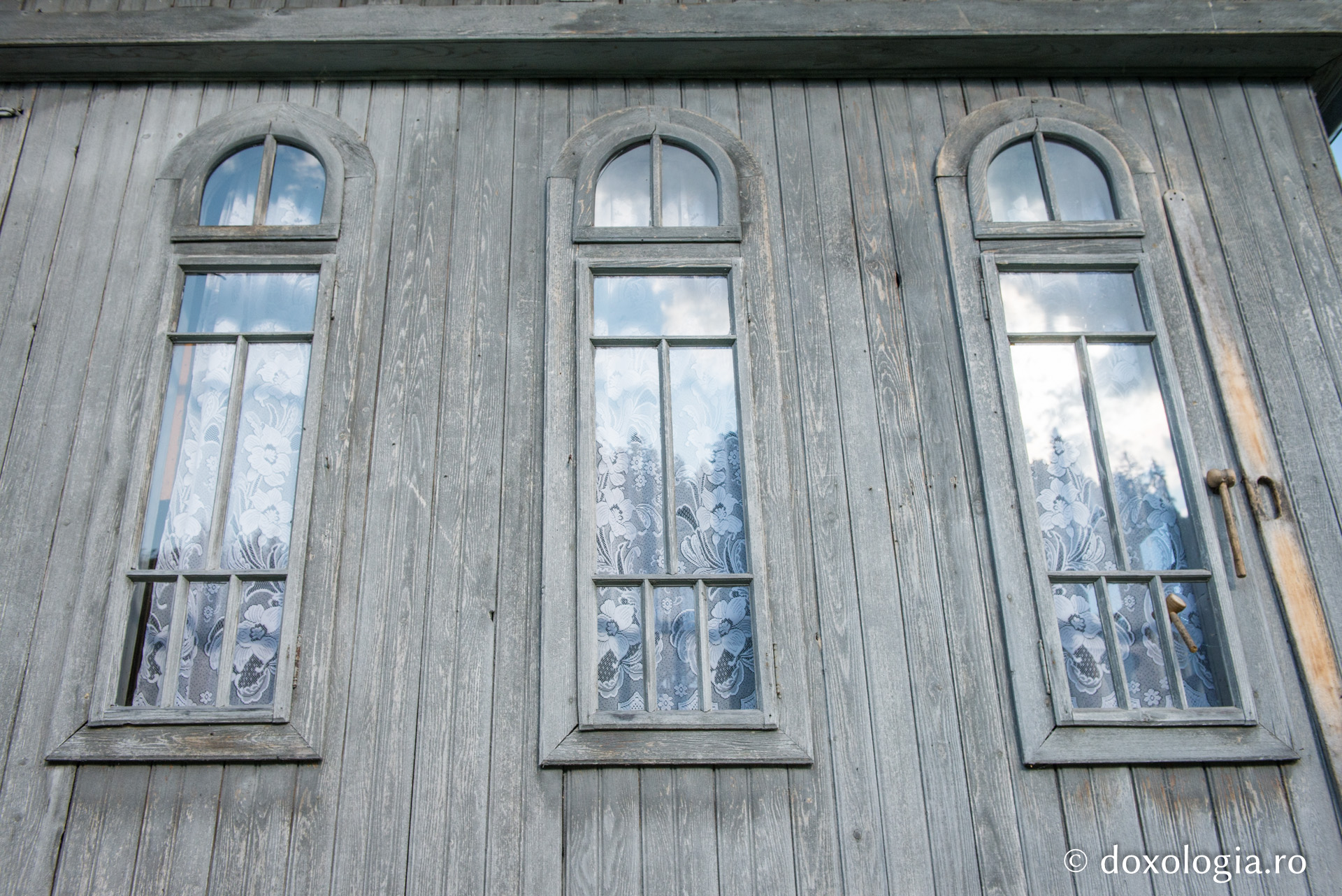 Biserica de lemn a Mănăstirii Sihăstria Tarcăului, rădăcină a istoriei comunității