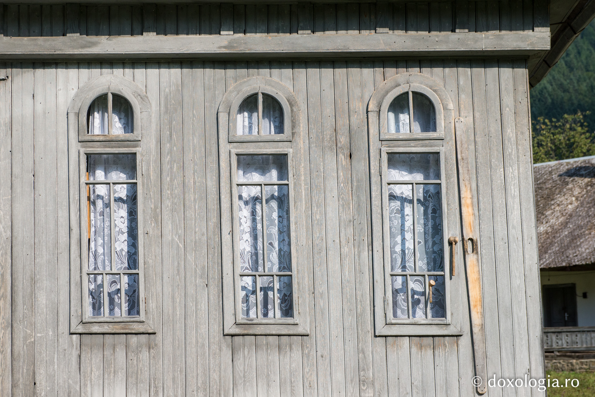 Biserica de lemn a Mănăstirii Sihăstria Tarcăului, rădăcină a istoriei comunității