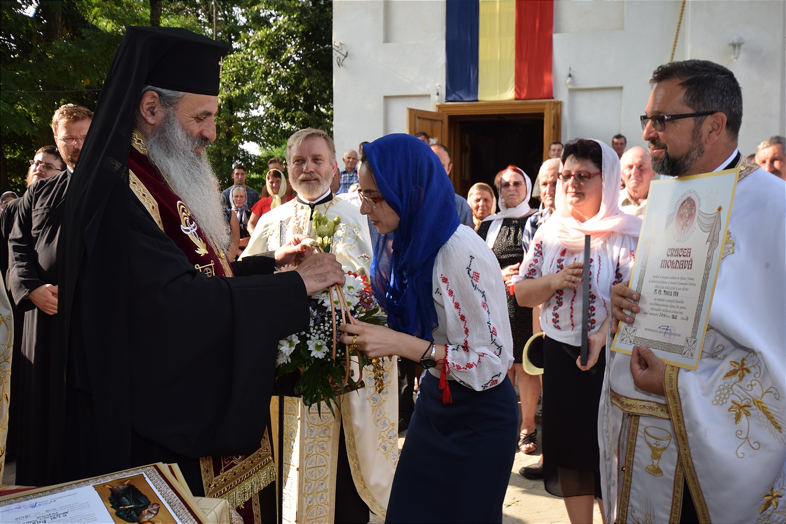 Așezământul-clopotniță din Parohia Hândrești, sfințit de IPS Mitropolit Teofan Așezământul-clopotniță din Parohia Hândrești, sfințit de IPS Mitropolit Teofan
