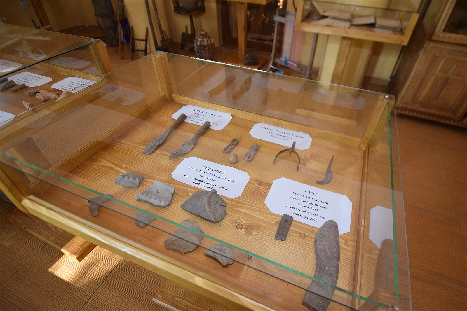 Așezământul-clopotniță din Parohia Hândrești, sfințit de IPS Mitropolit Teofan Așezământul-clopotniță din Parohia Hândrești, sfințit de IPS Mitropolit Teofan