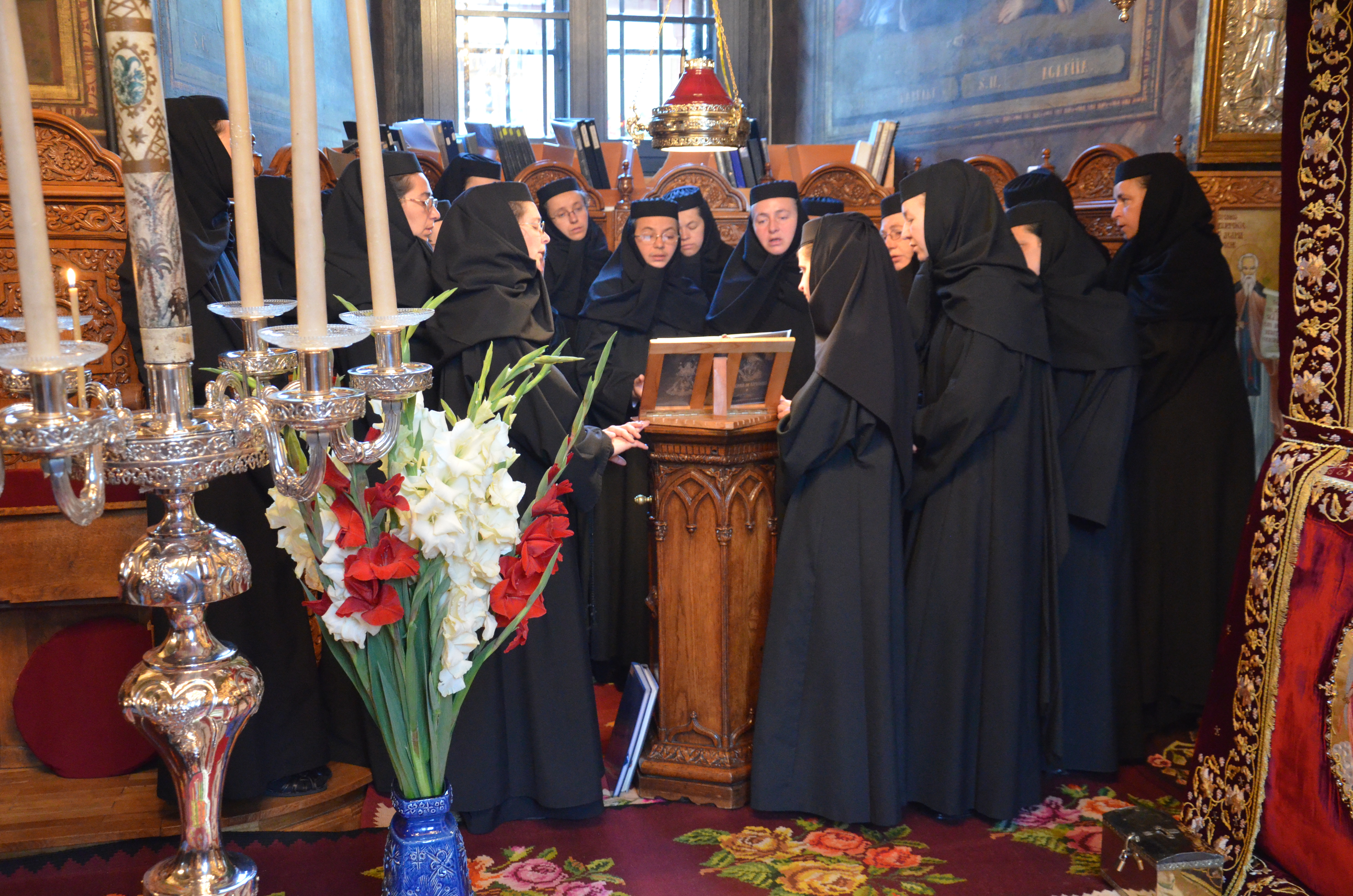 „Legăturile monahilor cu mirenii în contextul vieții duhovnicești și administrative ale mănăstirii”