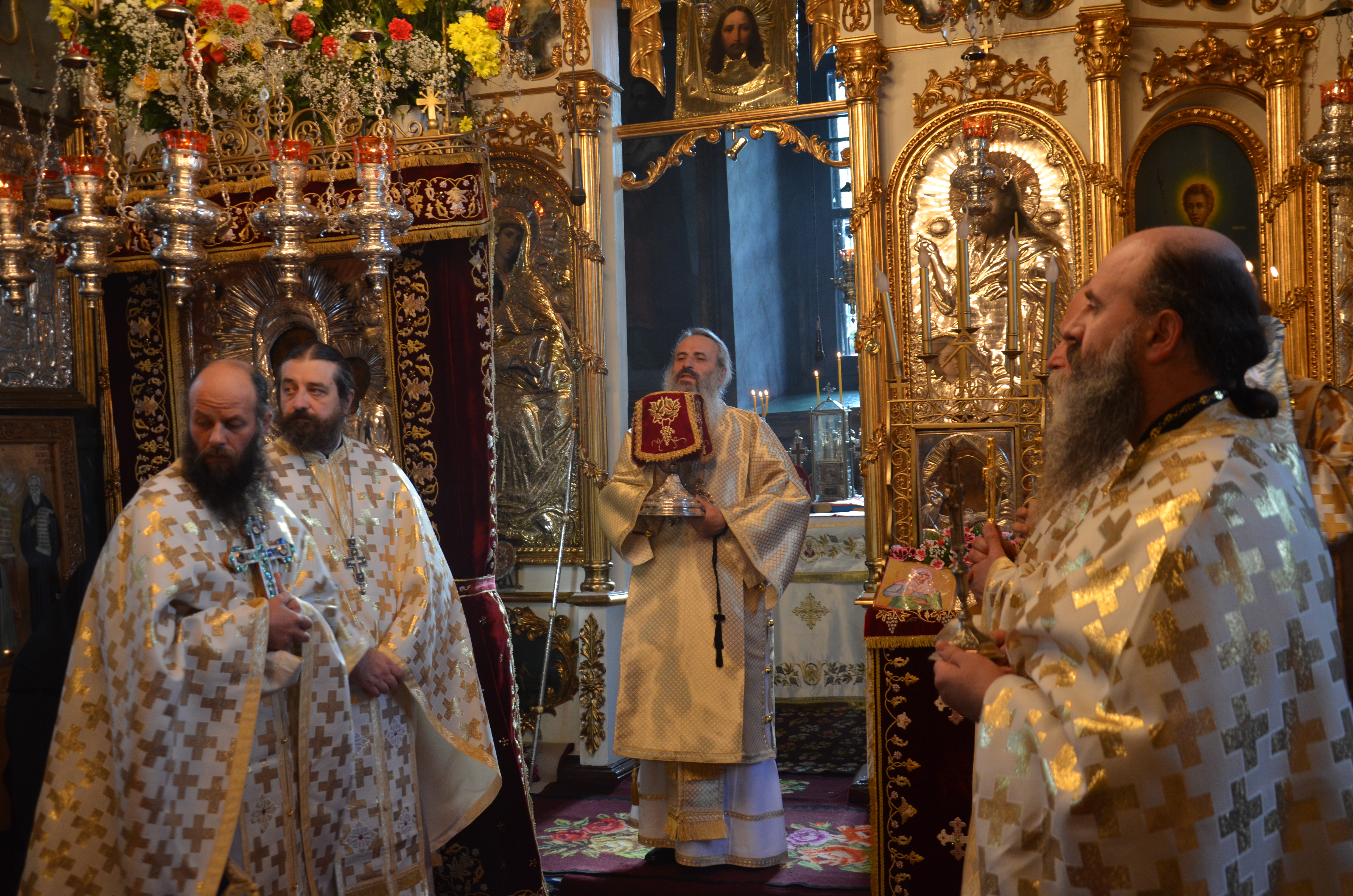 „Legăturile monahilor cu mirenii în contextul vieții duhovnicești și administrative ale mănăstirii”