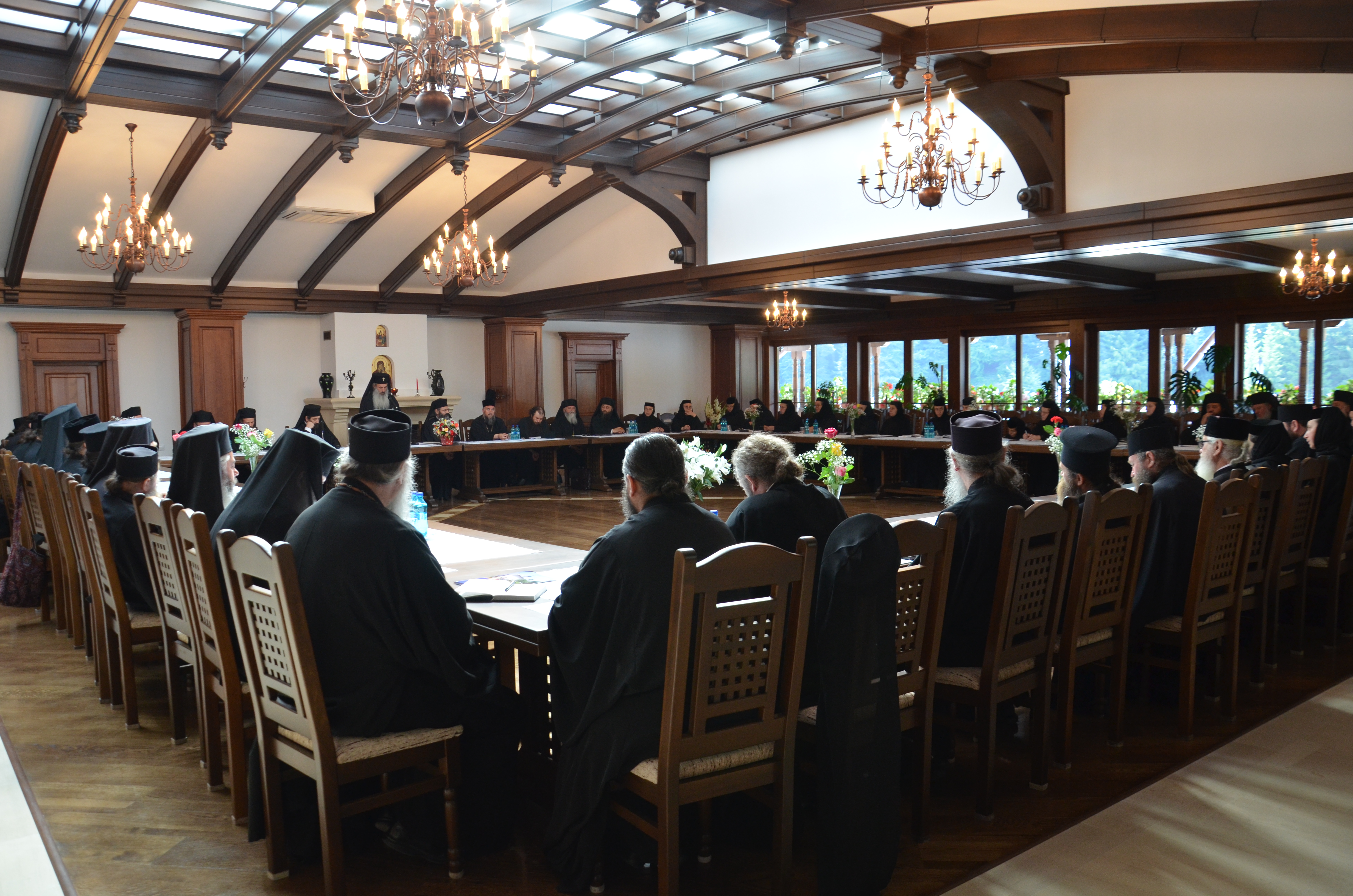 „Legăturile monahilor cu mirenii în contextul vieții duhovnicești și administrative ale mănăstirii”