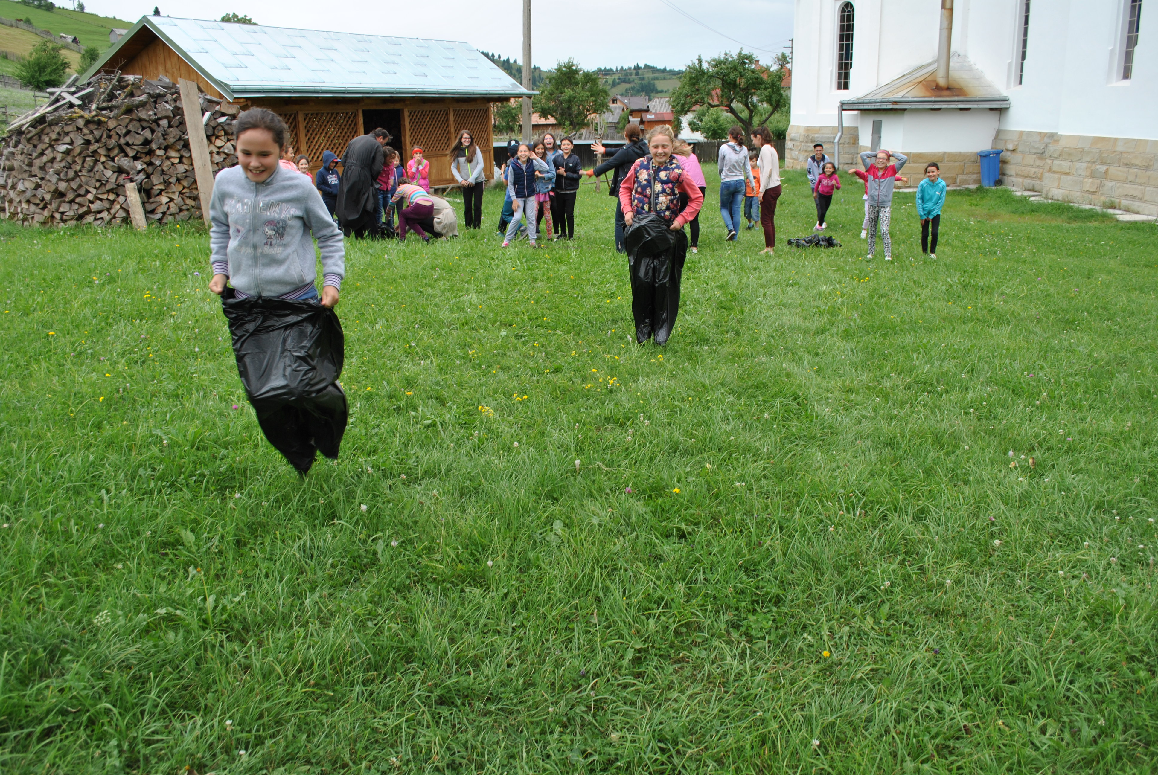 „Vacanţă în tinda Bisericii“, la Sadova
