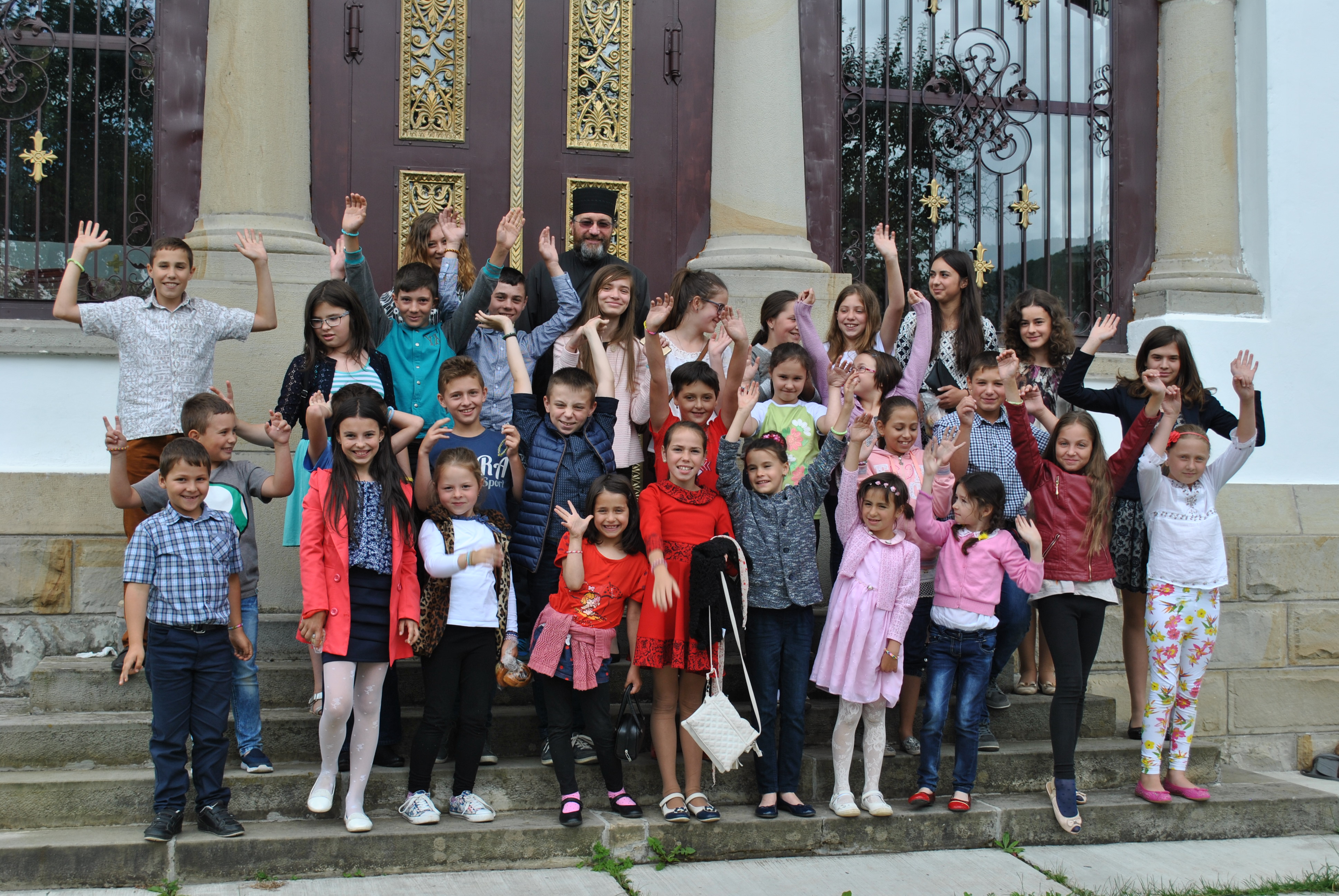 „Vacanţă în tinda Bisericii“, la Sadova „Vacanţă în tinda Bisericii“, la Sadova