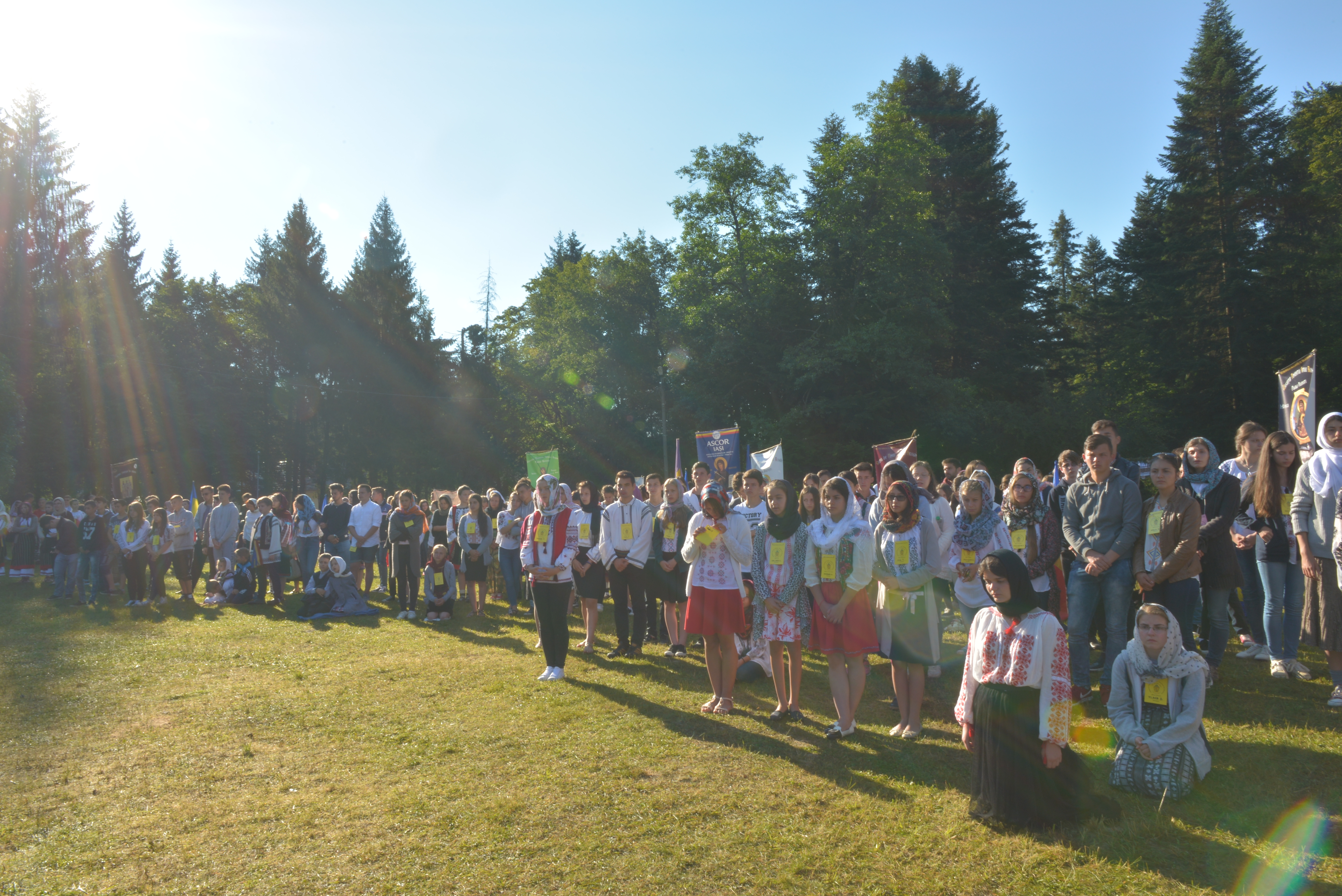 Tabăra de la Nemțișor: „Tinerii sunt invitați să-L cunoască pe Dumnezeu și să nu-L uite niciodată”