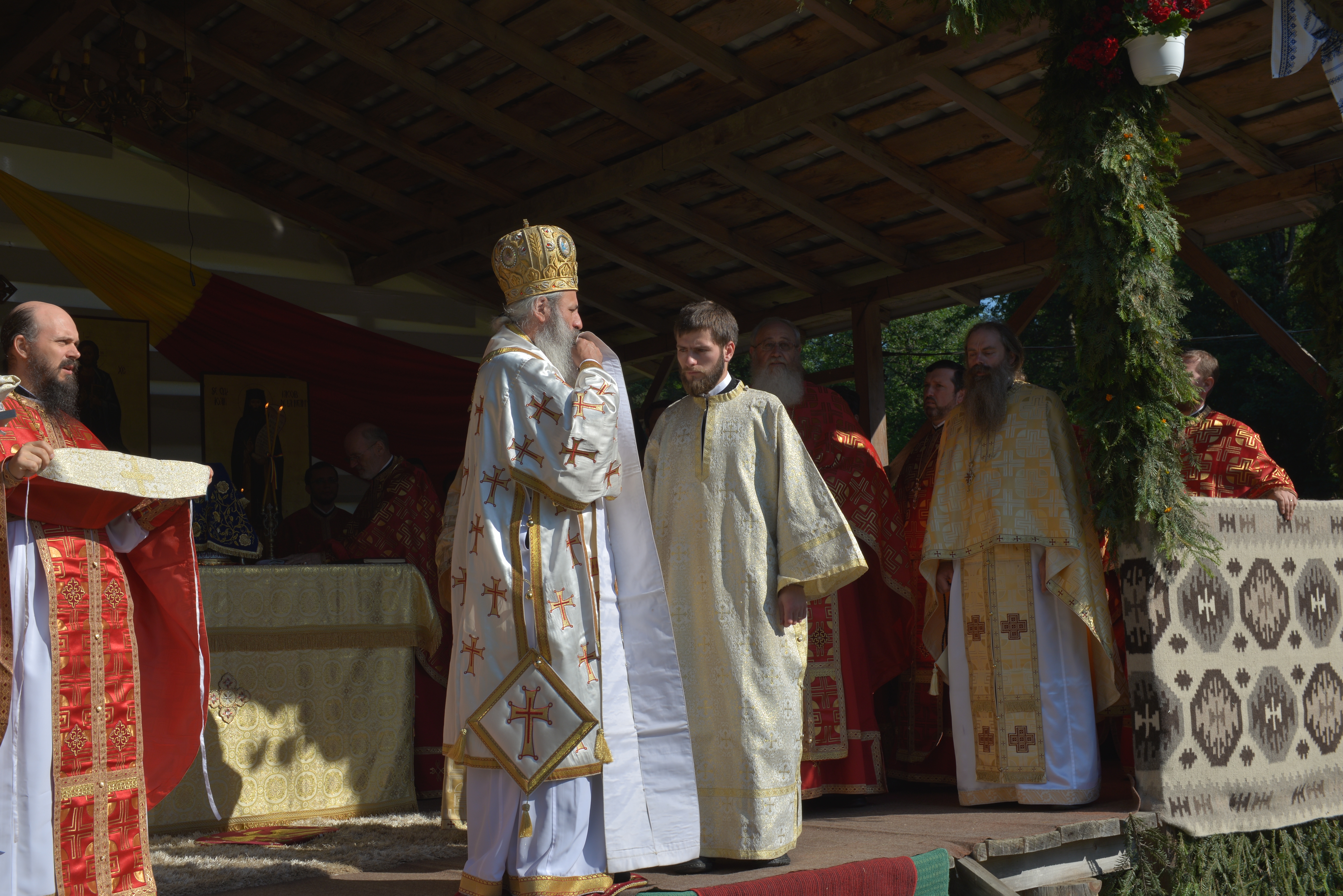 Tabăra de la Nemțișor: „Tinerii sunt invitați să-L cunoască pe Dumnezeu și să nu-L uite niciodată”