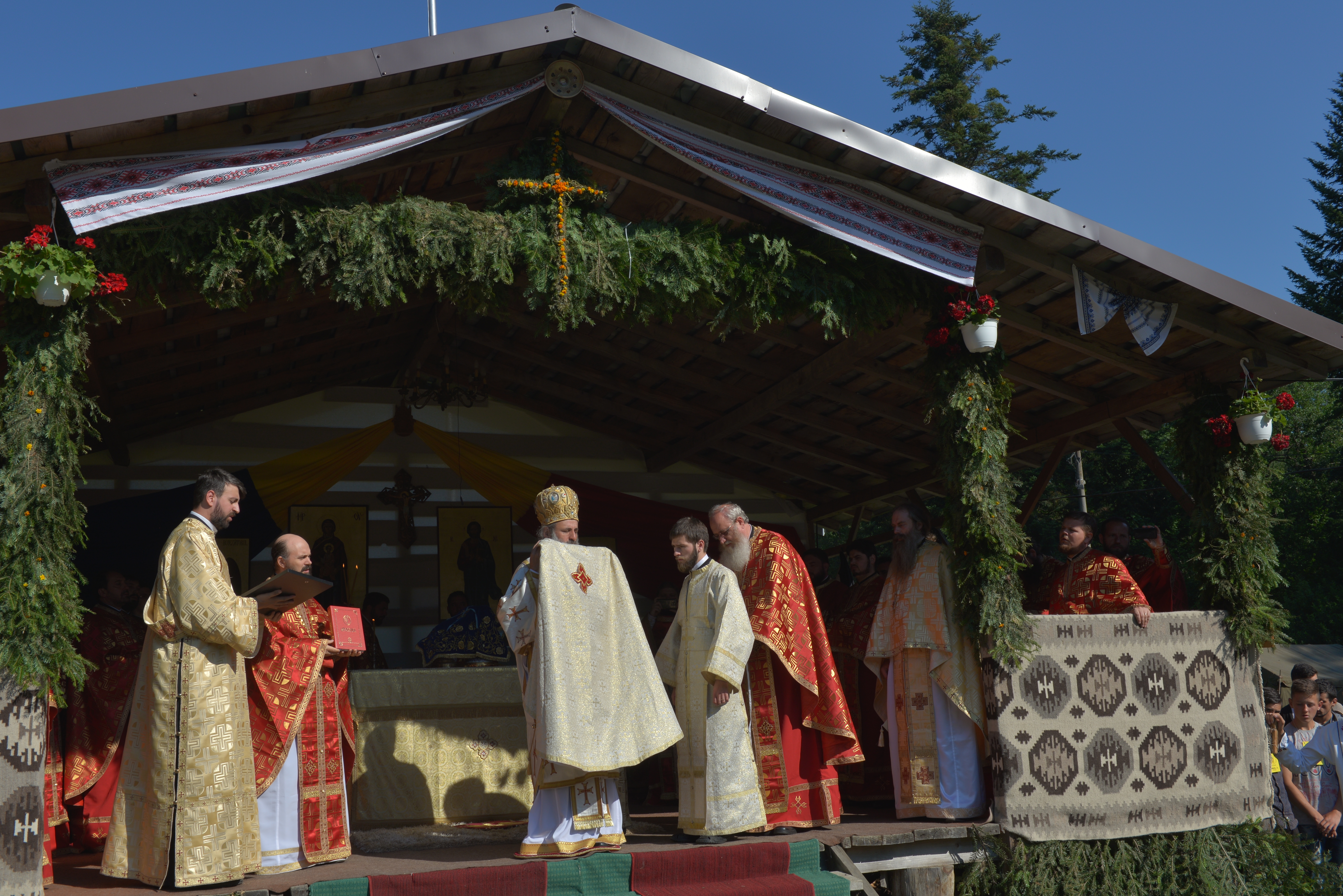 Tabăra de la Nemțișor: „Tinerii sunt invitați să-L cunoască pe Dumnezeu și să nu-L uite niciodată”