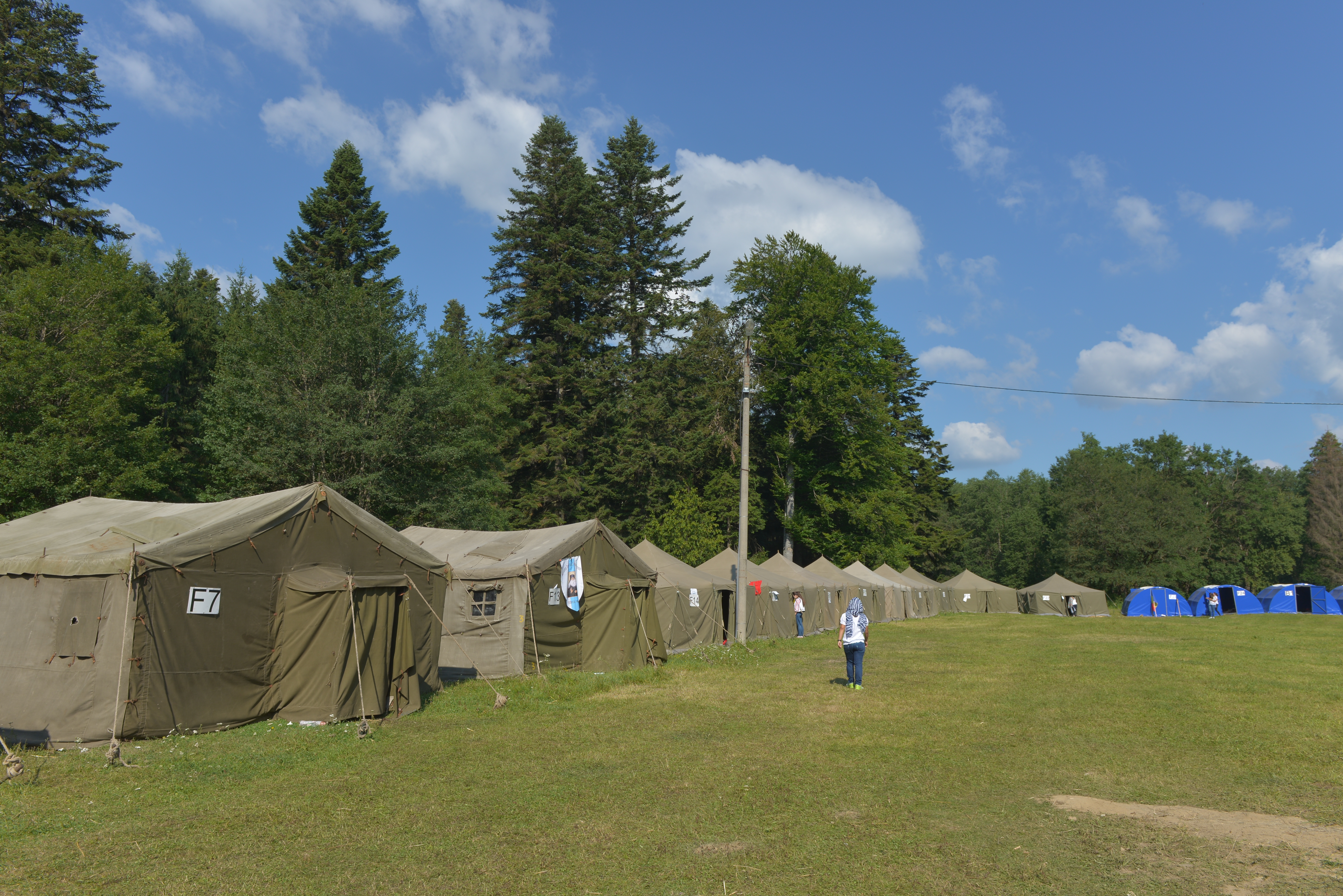 Tabăra de la Nemțișor: „Tinerii sunt invitați să-L cunoască pe Dumnezeu și să nu-L uite niciodată”