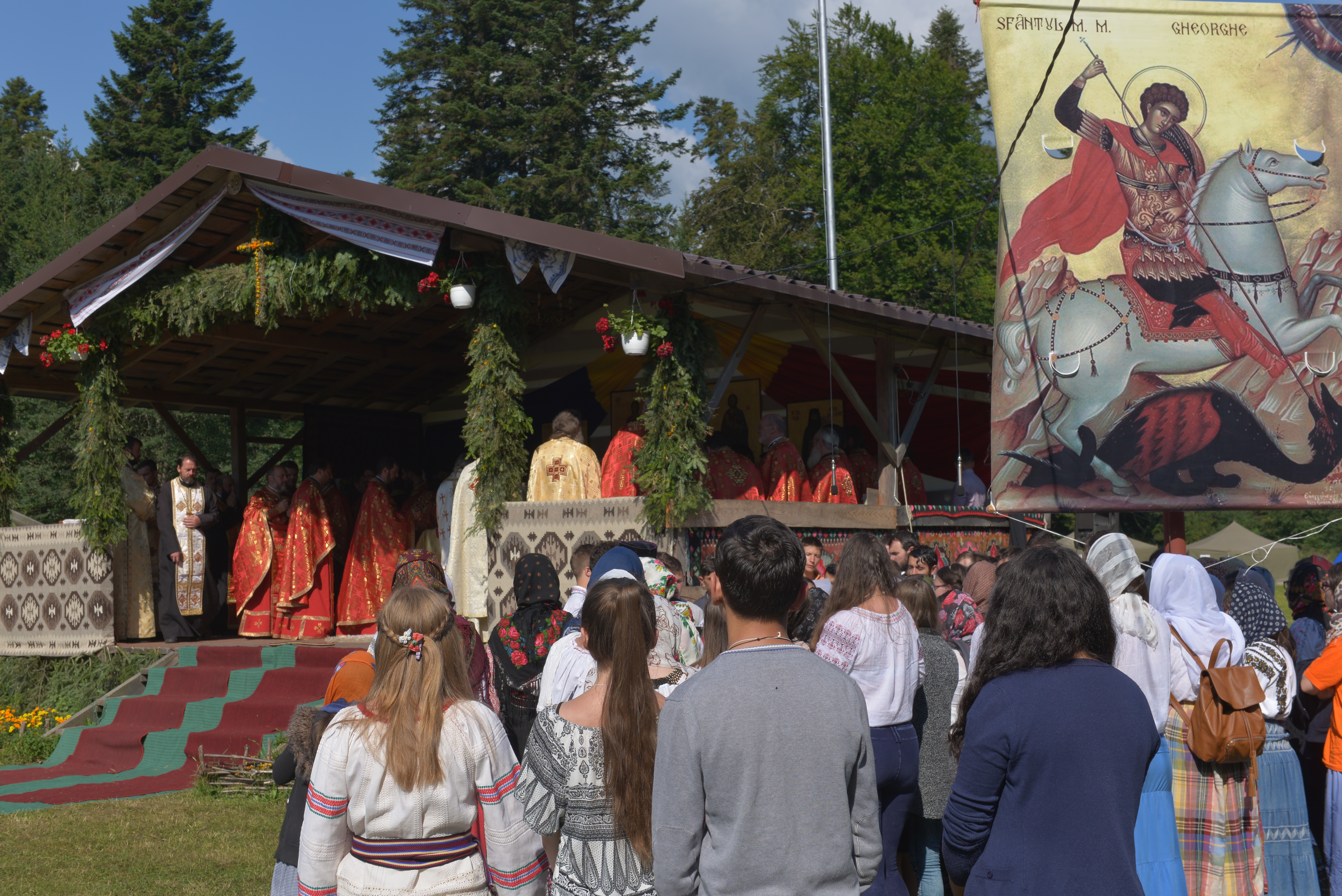 Tabăra de la Nemțișor: „Tinerii sunt invitați să-L cunoască pe Dumnezeu și să nu-L uite niciodată”