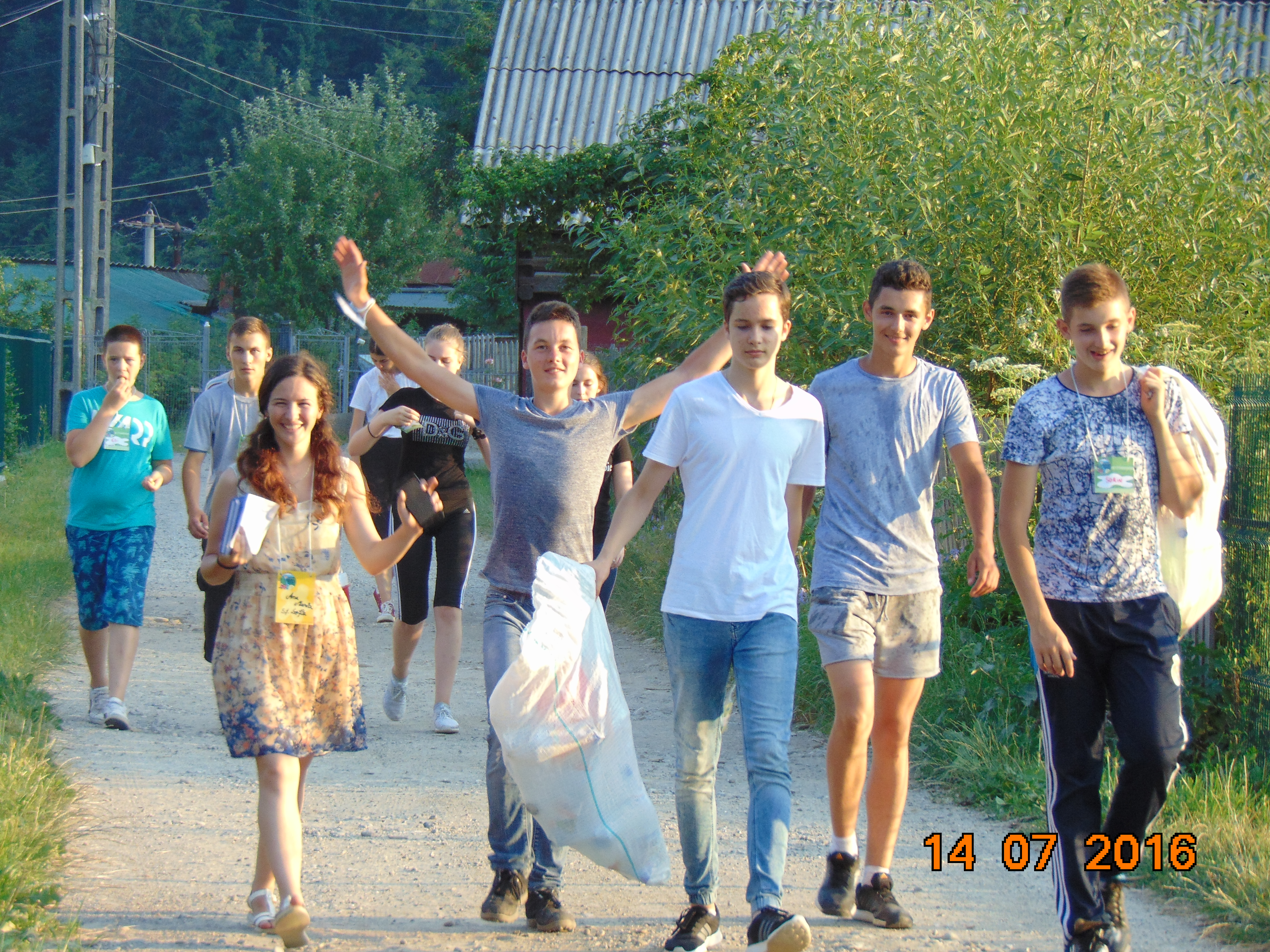 Tânăr sărac sau tânăr bogat? Tânăr sărac sau tânăr bogat?