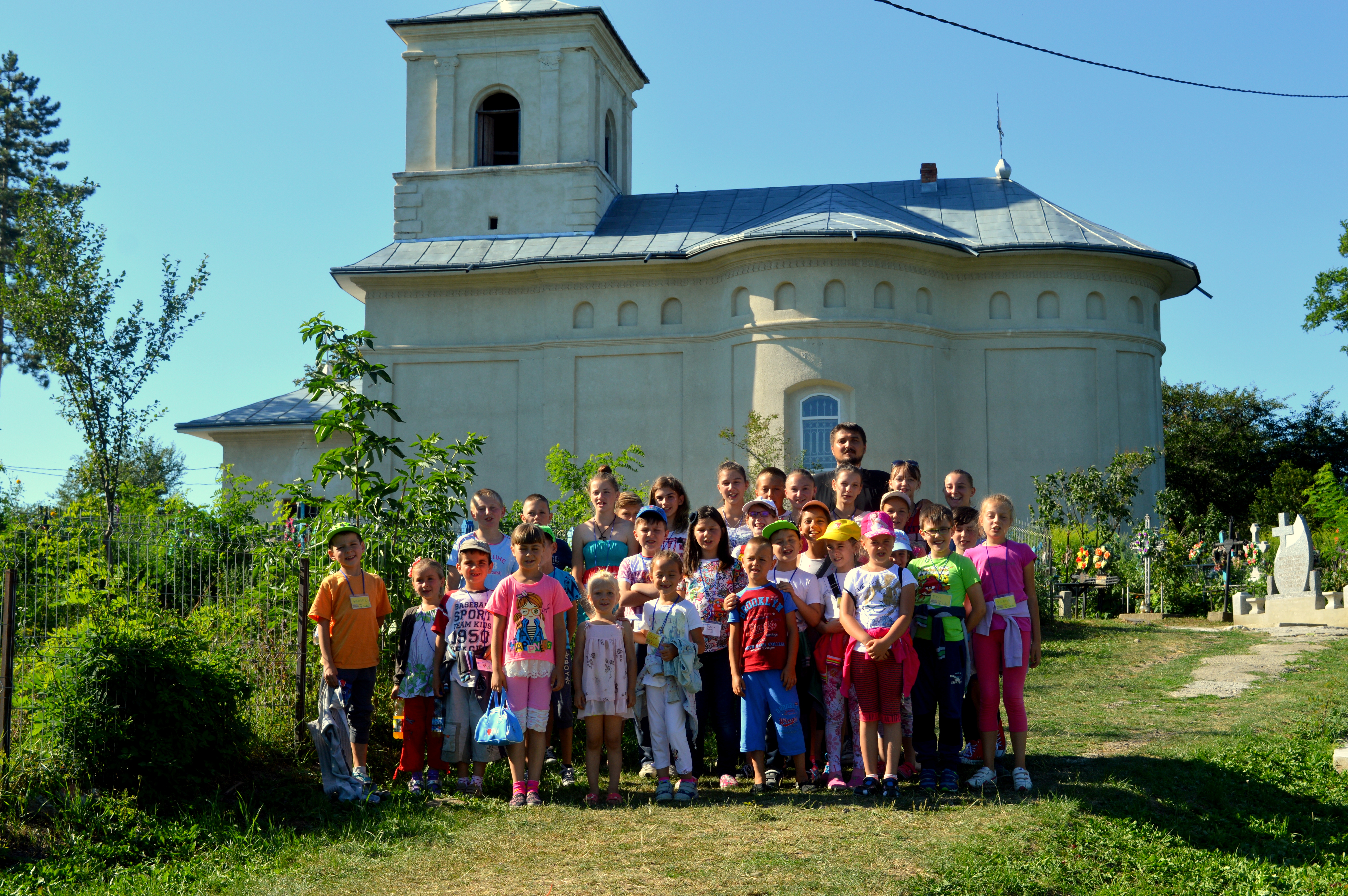 Tabără  de  vară  pentru copiii  și  tinerii  din  satele Baranca, Racovăț și Hilișeu Horia