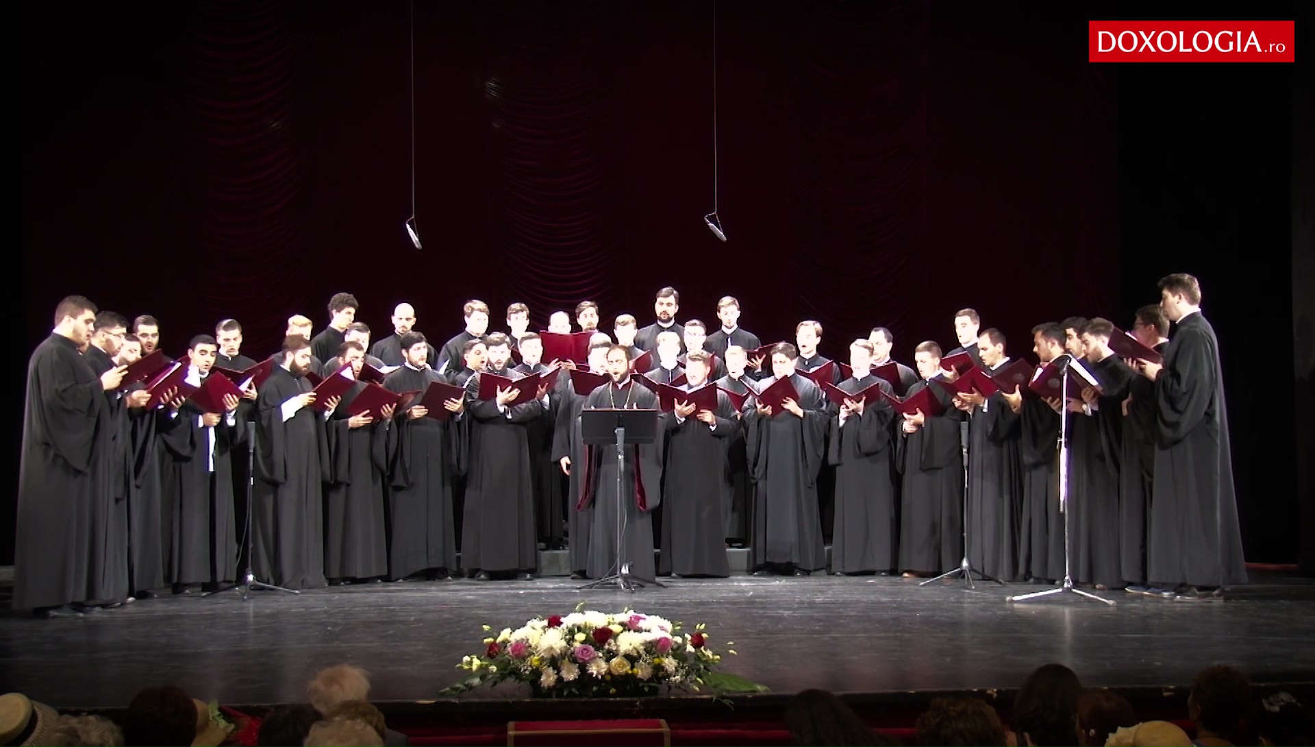 (Video) Corul „Tronos” - Fragment din Paraclisul Sfântului Șfefan cel Mare - de Diacon Cornel Coman