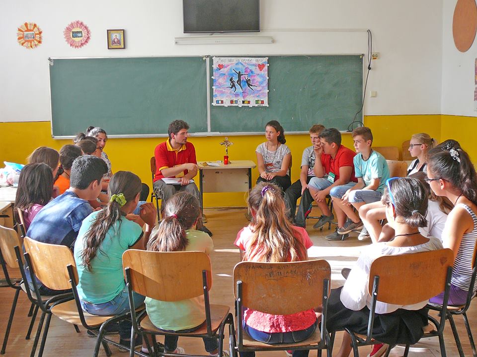 Experienţe de viaţă în tabăra „Vălătuci de prietenie“