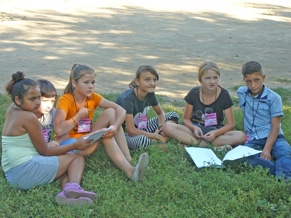 Experienţe de viaţă în tabăra „Vălătuci de prietenie“