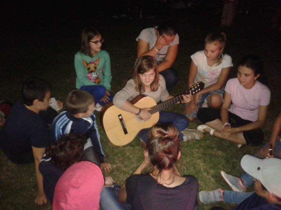 „Zbor de înger“, o etapă frumoasă din viaţa copiilor din Poiana Mărului