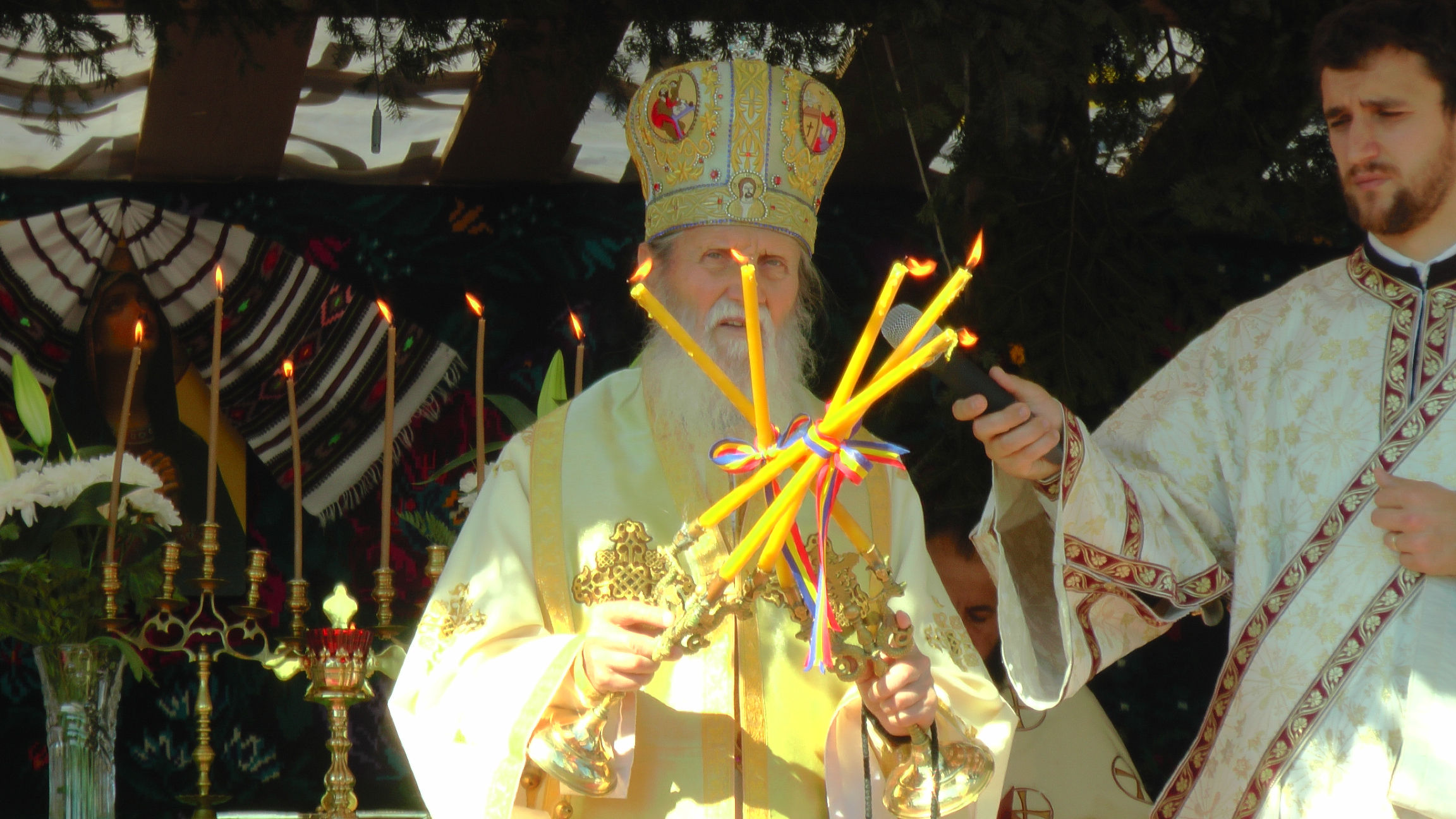 Resfințirea bisericii cu hramul „Sfânta Treime”, parohia Arbore, județul Suceava