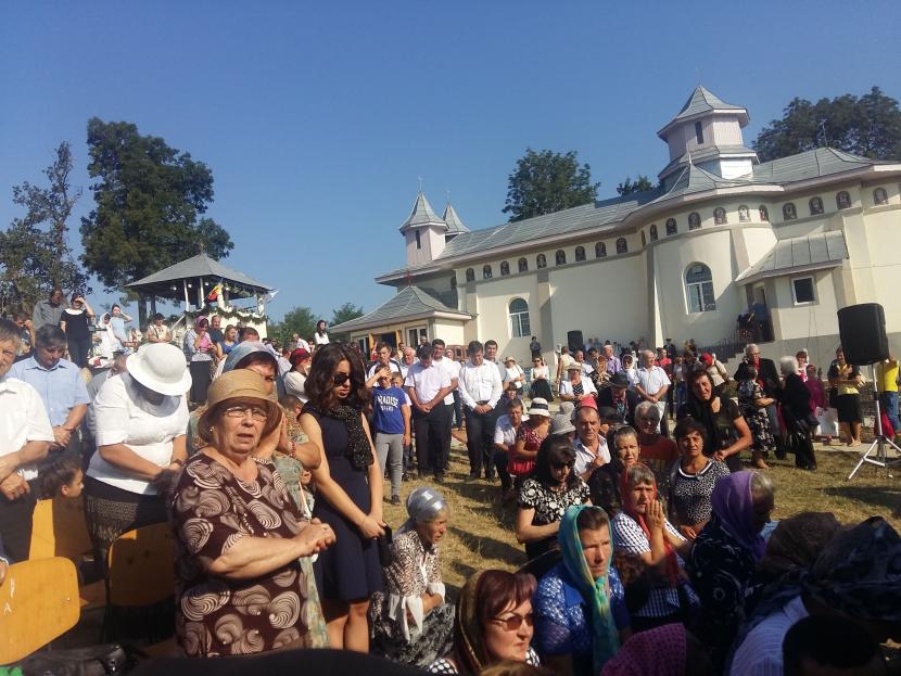 „Scară către cer“ resfinţită în Parohia Crăieşti „Scară către cer“ resfinţită în Parohia Crăieşti